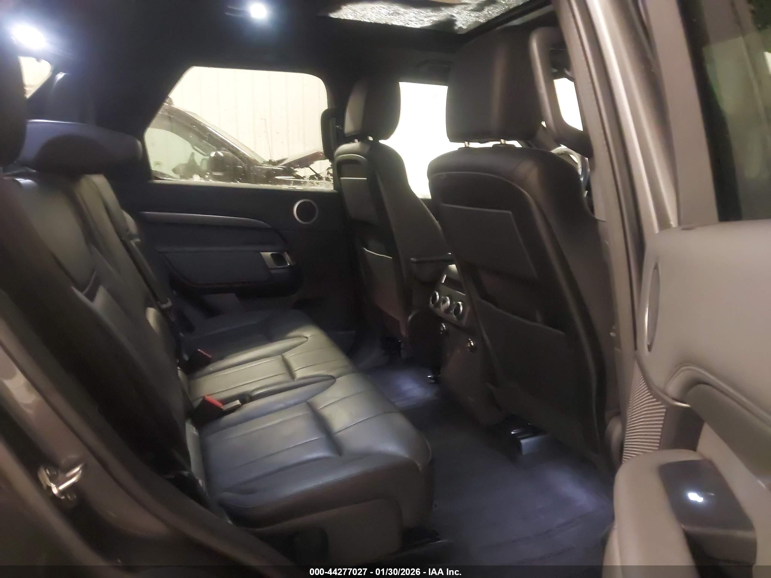 LAND ROVER image 8