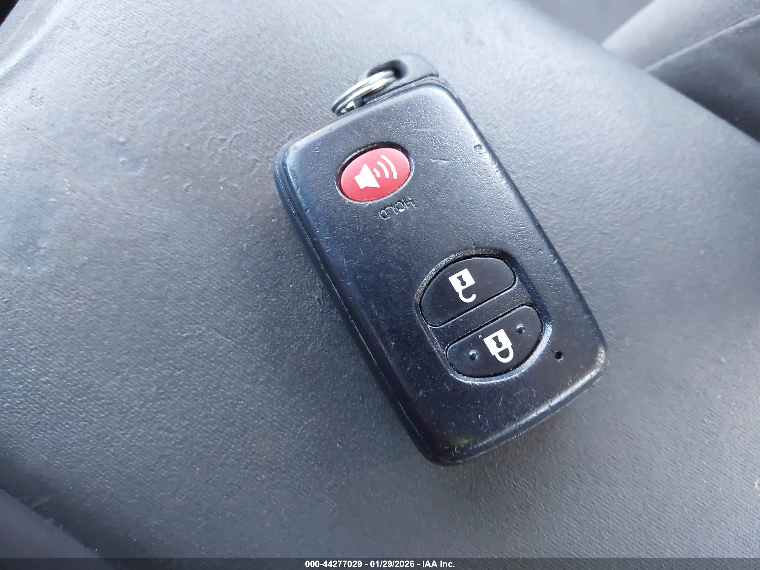 TOYOTA PRIUS image 11