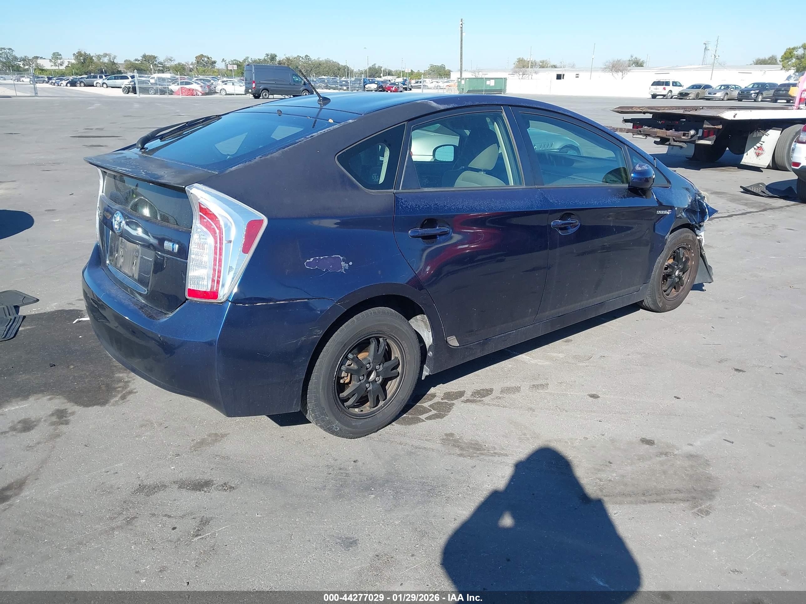 TOYOTA PRIUS image 4