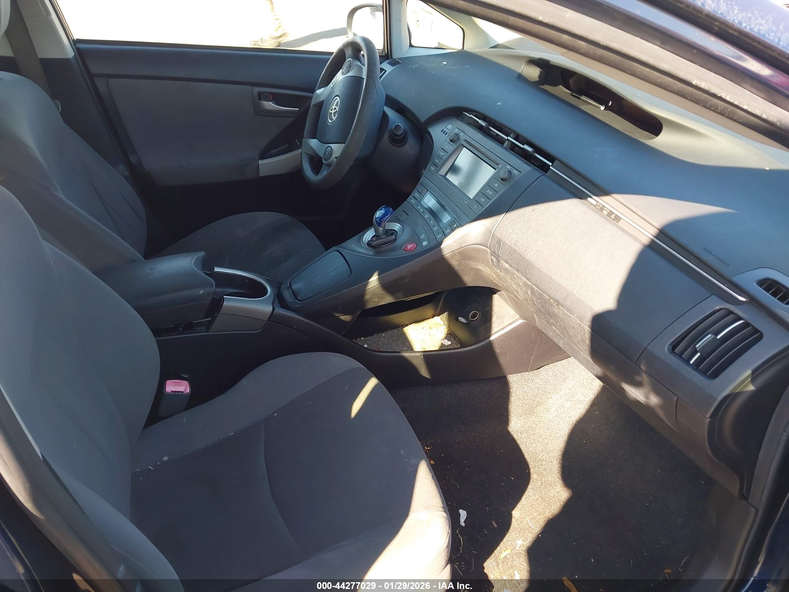 TOYOTA PRIUS image 5