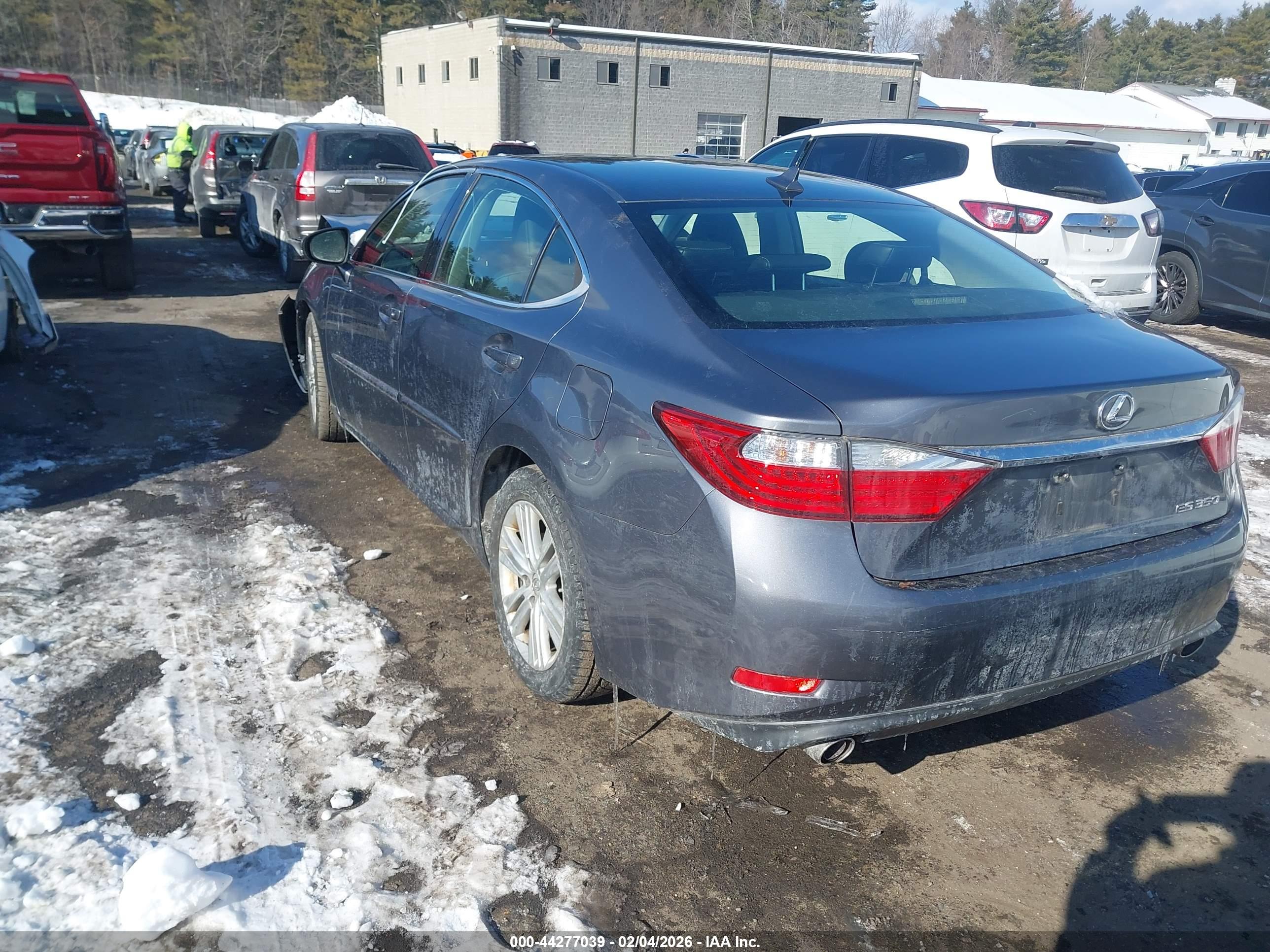 LEXUS ES image 3