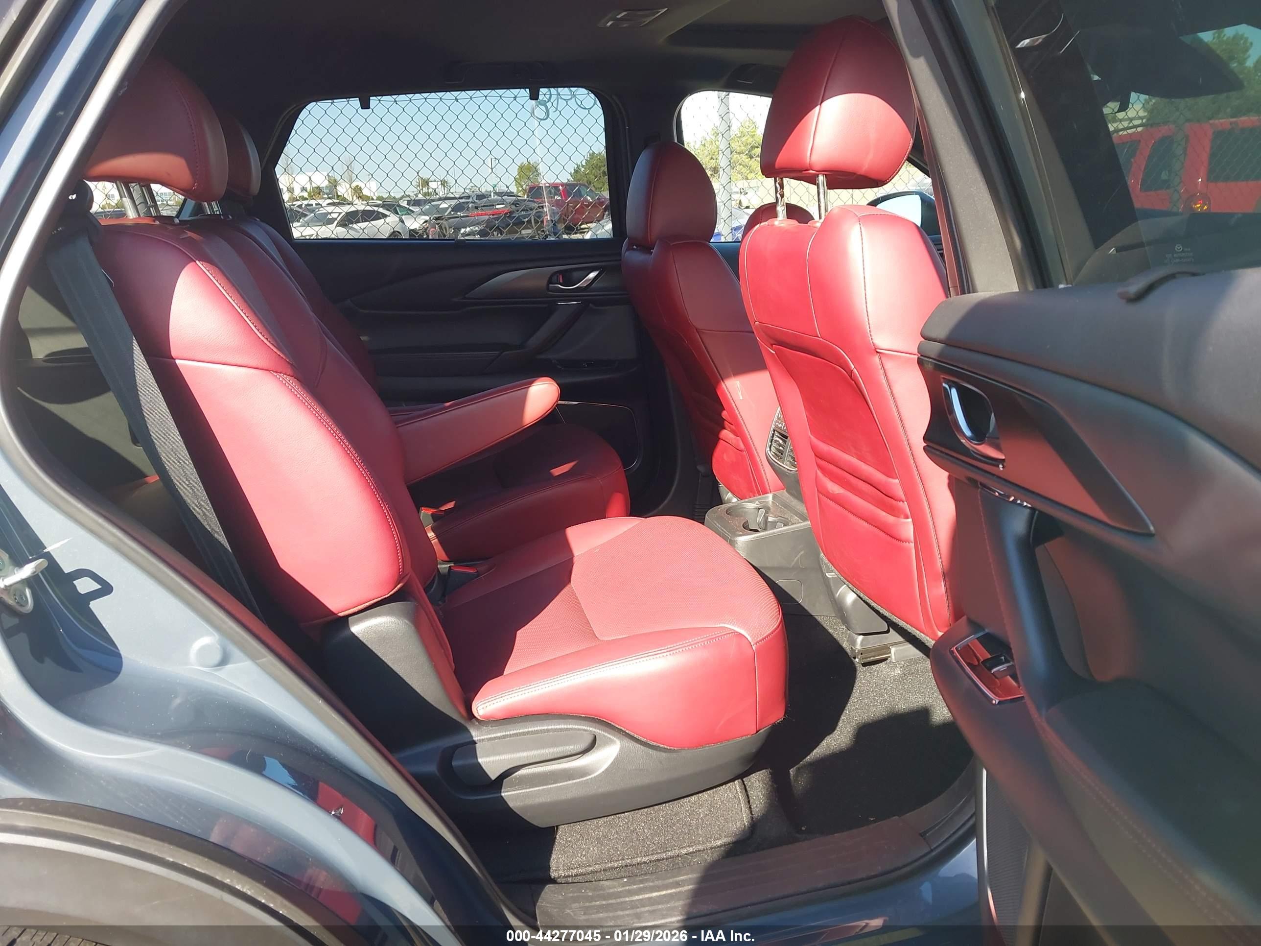 MAZDA CX-9 image 8