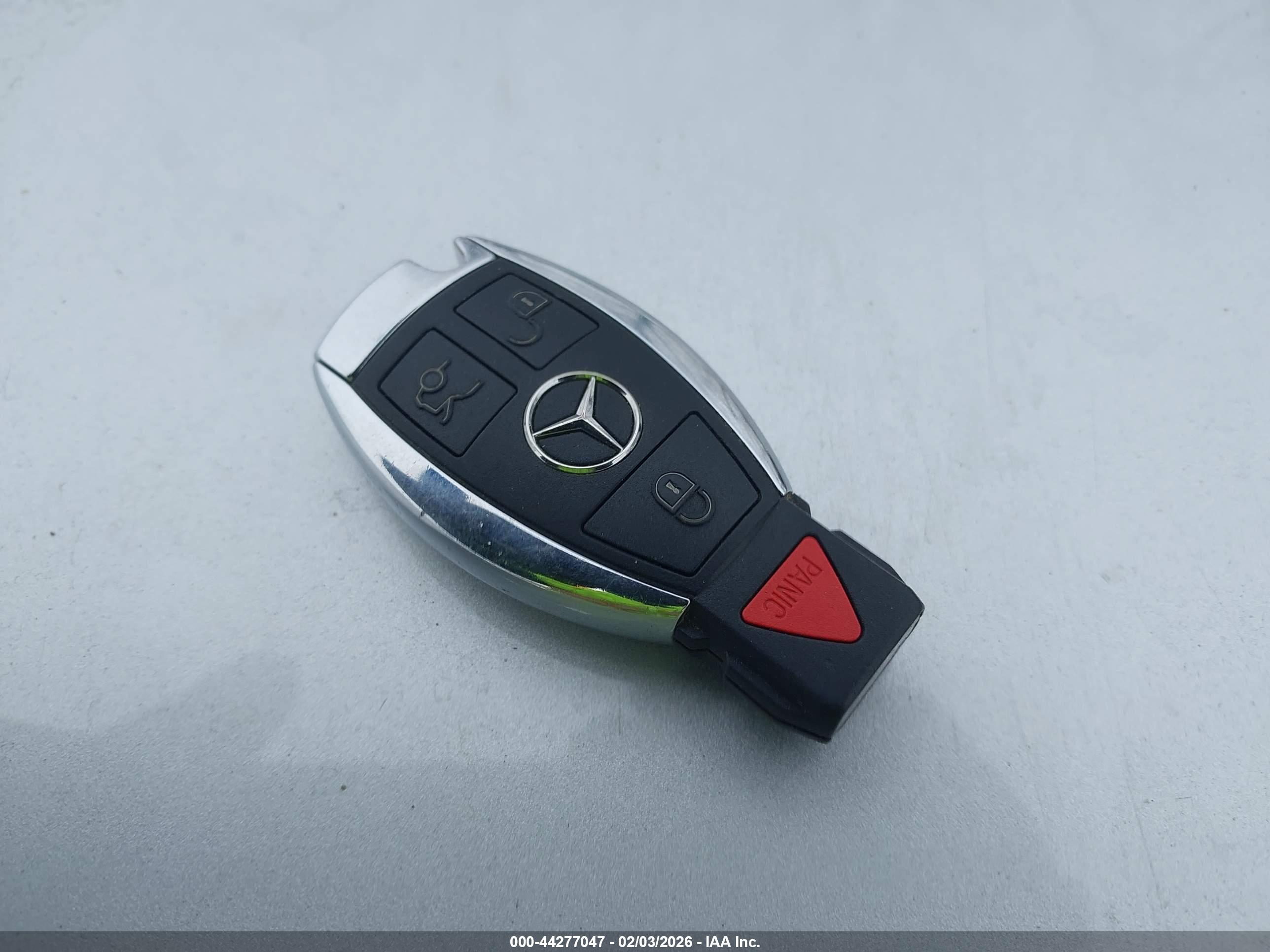MERCEDES-BENZ E image 11