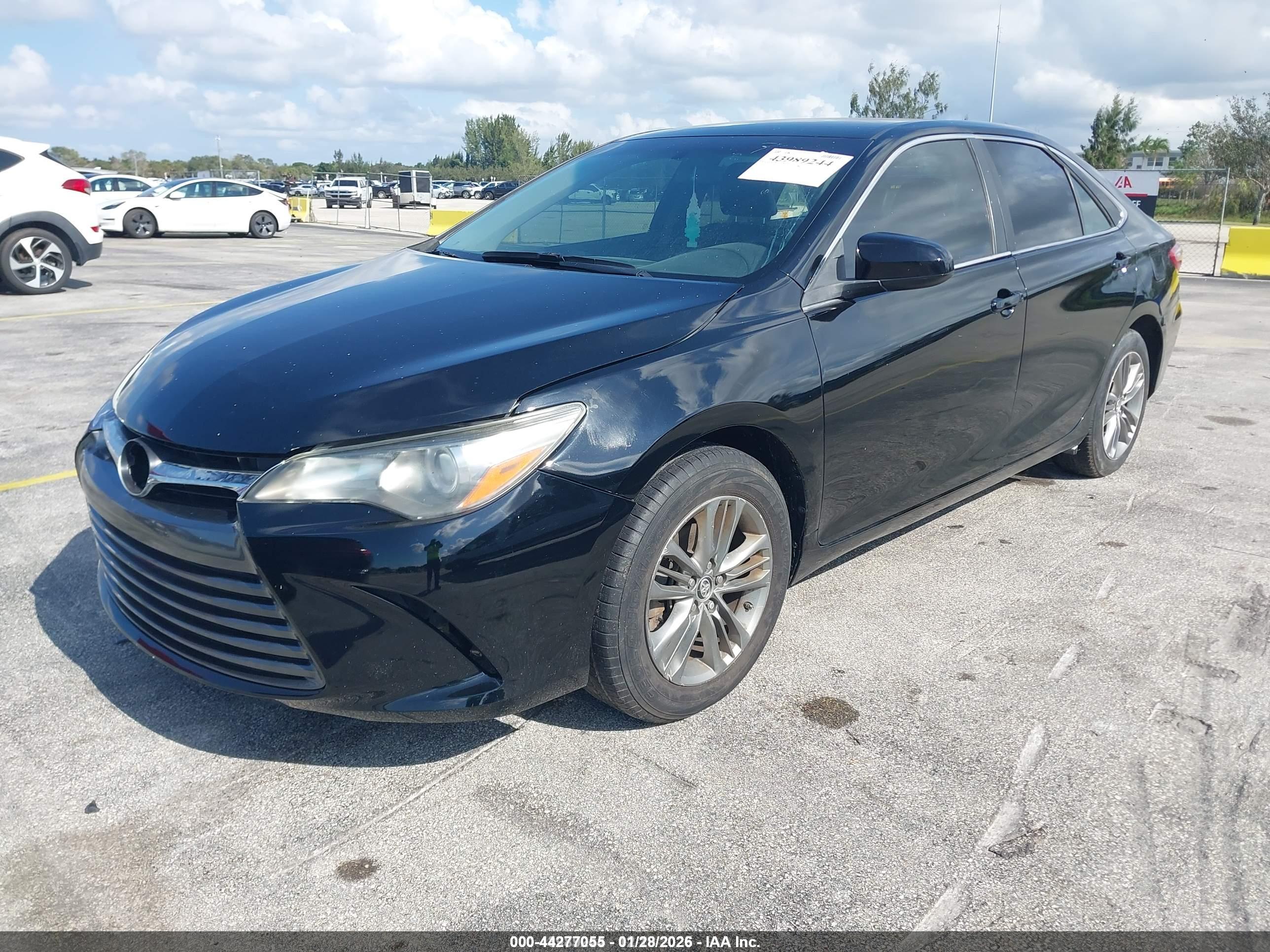 TOYOTA CAMRY image 2