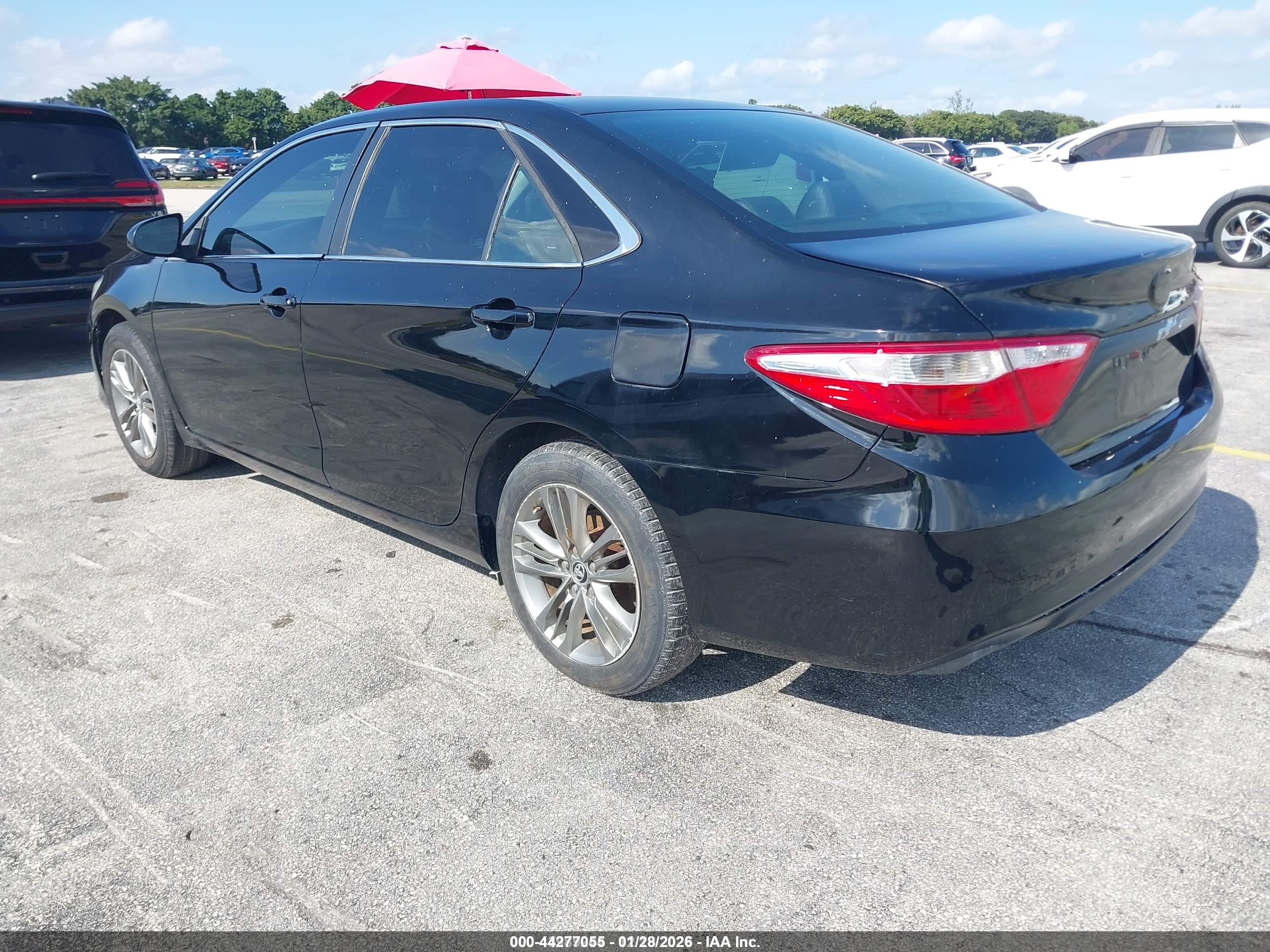 TOYOTA CAMRY image 3