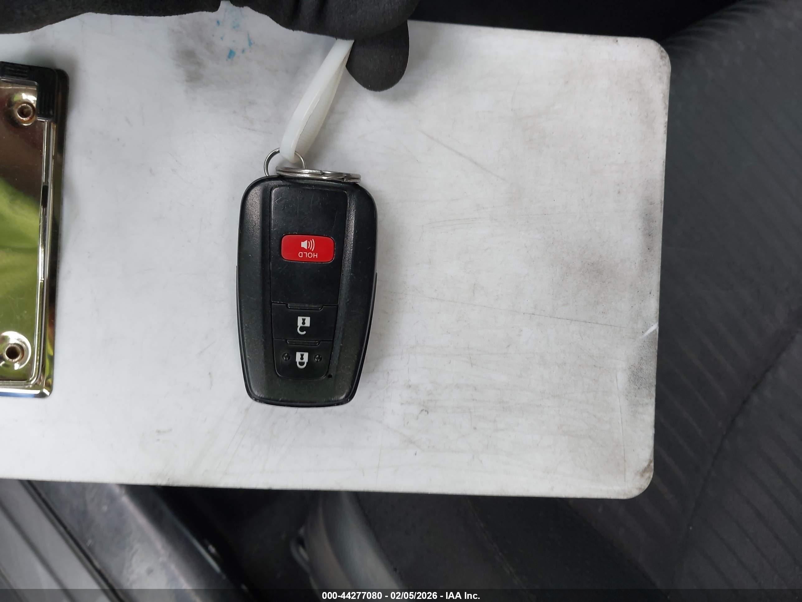 TOYOTA PRIUS image 11