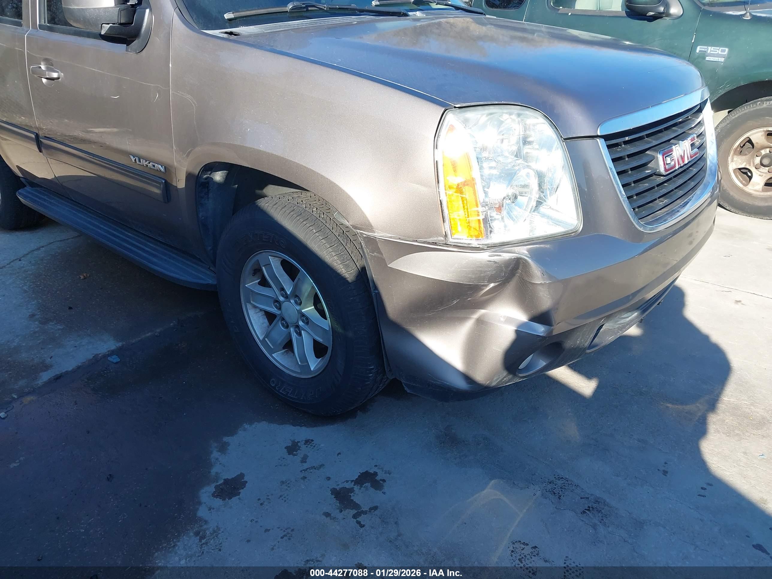 GMC YUKON image 6