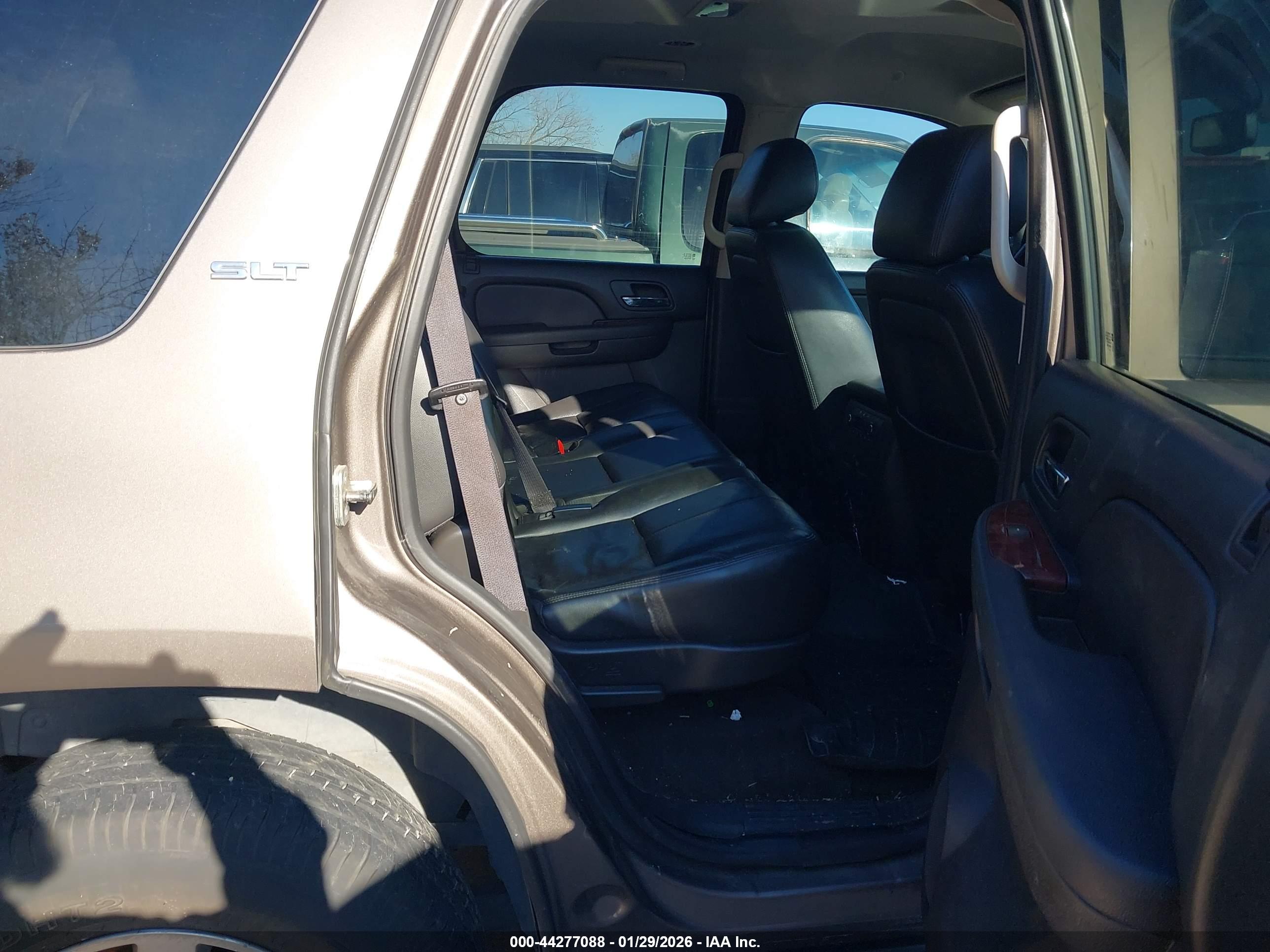 GMC YUKON image 8