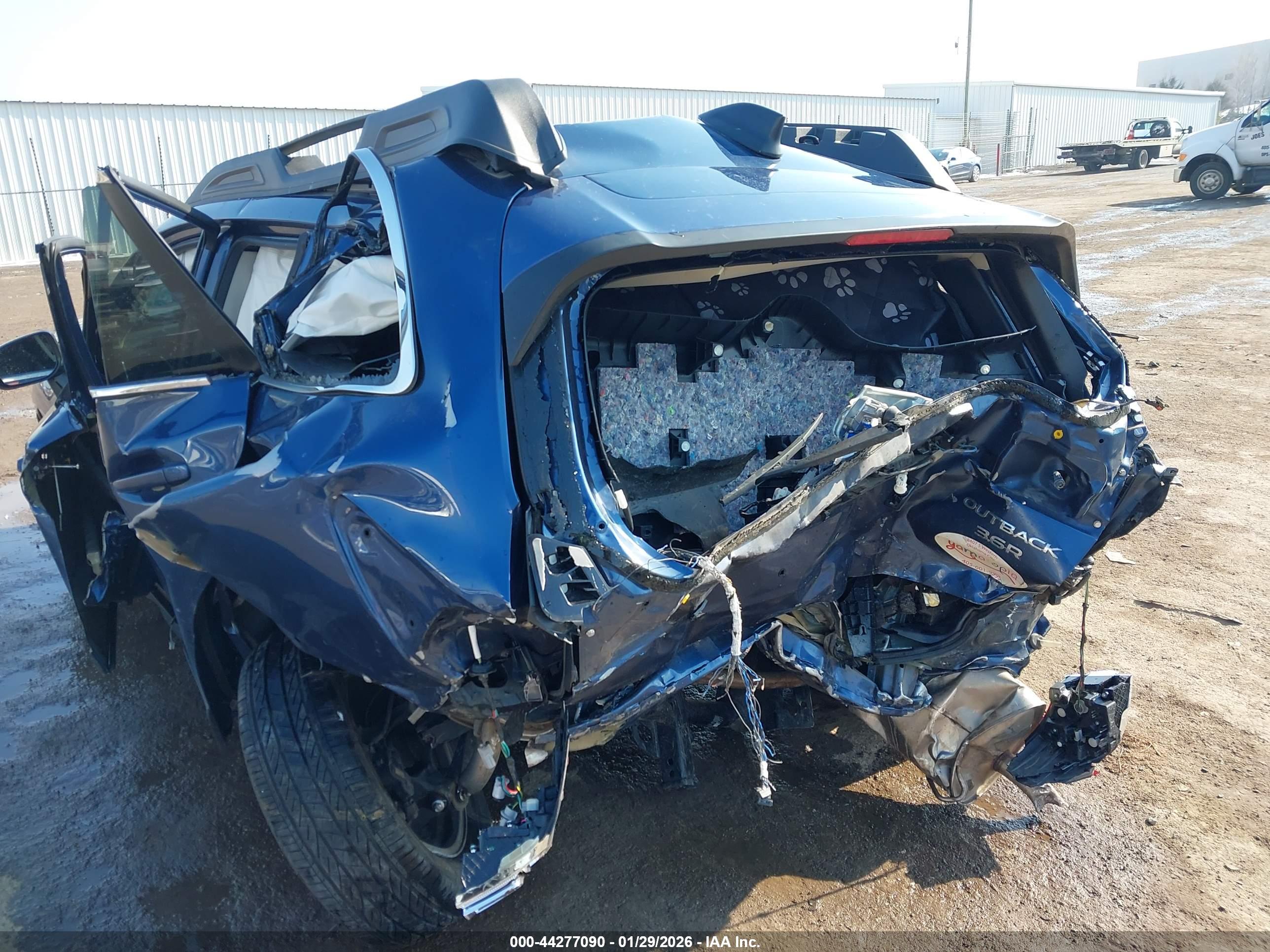 SUBARU OUTBACK image 3