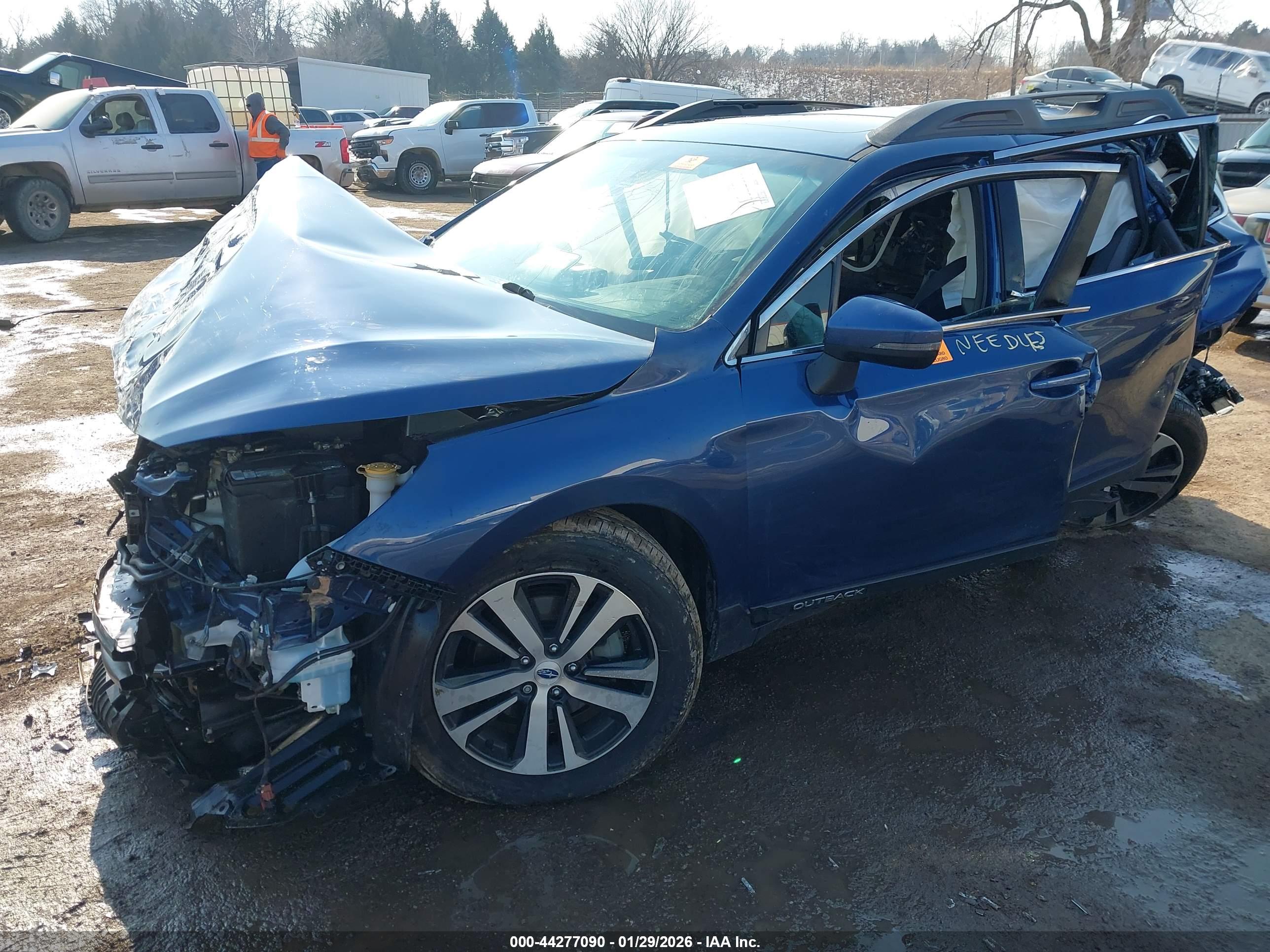 SUBARU OUTBACK image 6