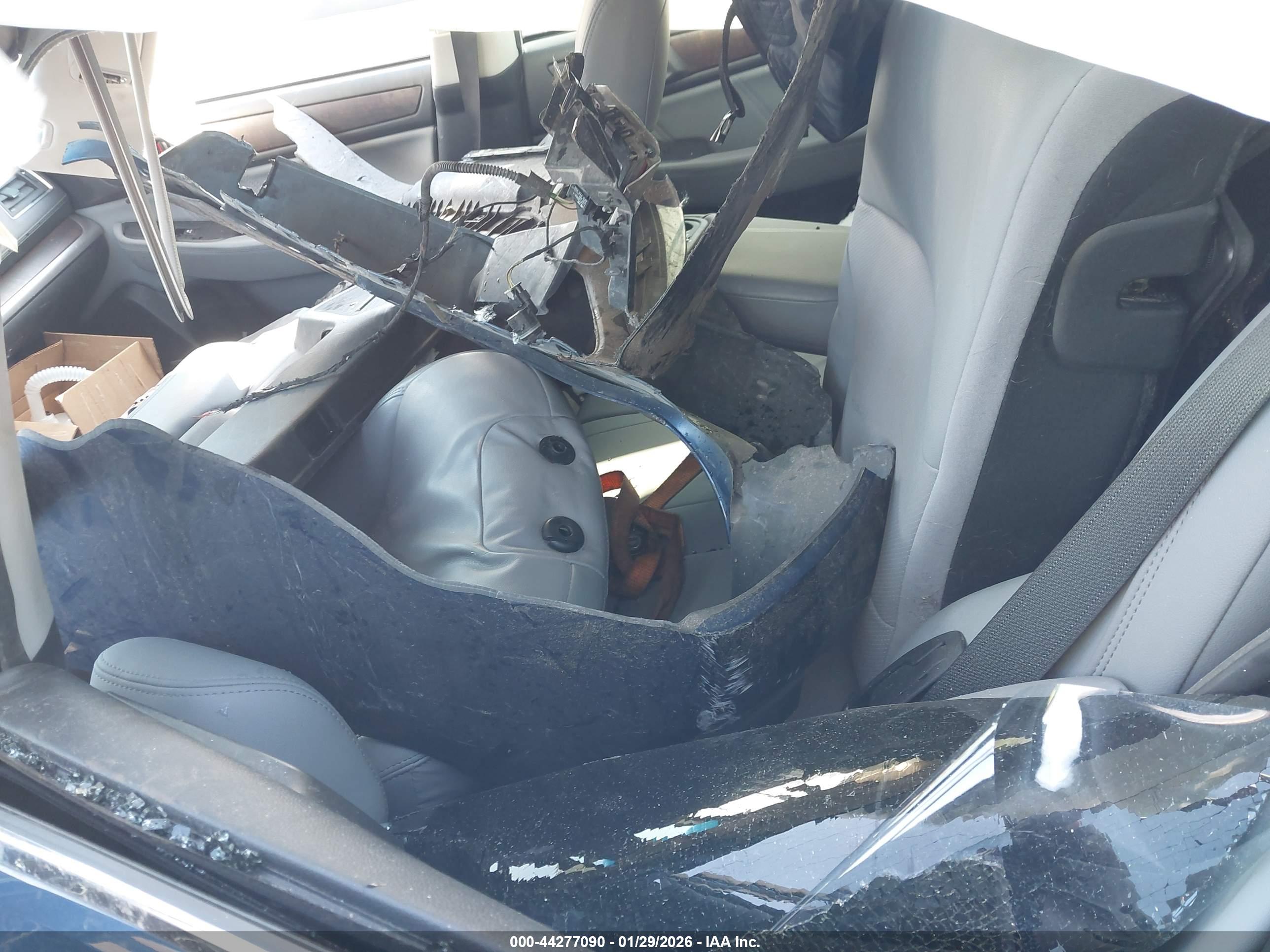 SUBARU OUTBACK image 8