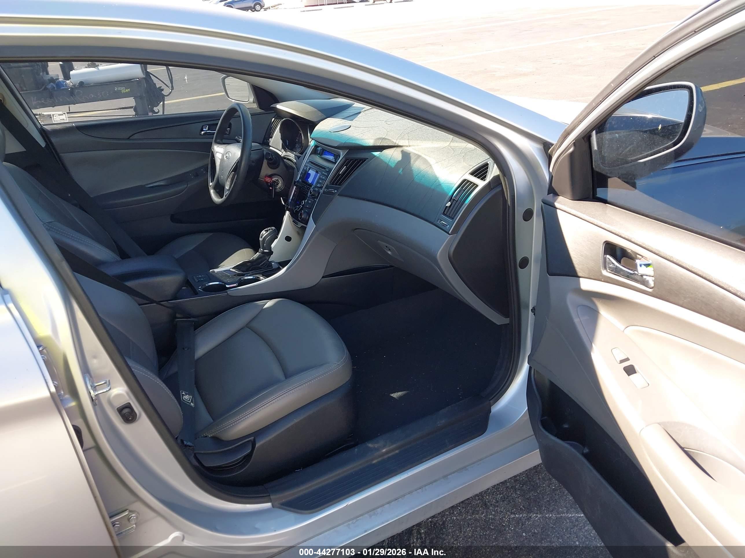 HYUNDAI SONATA image 5