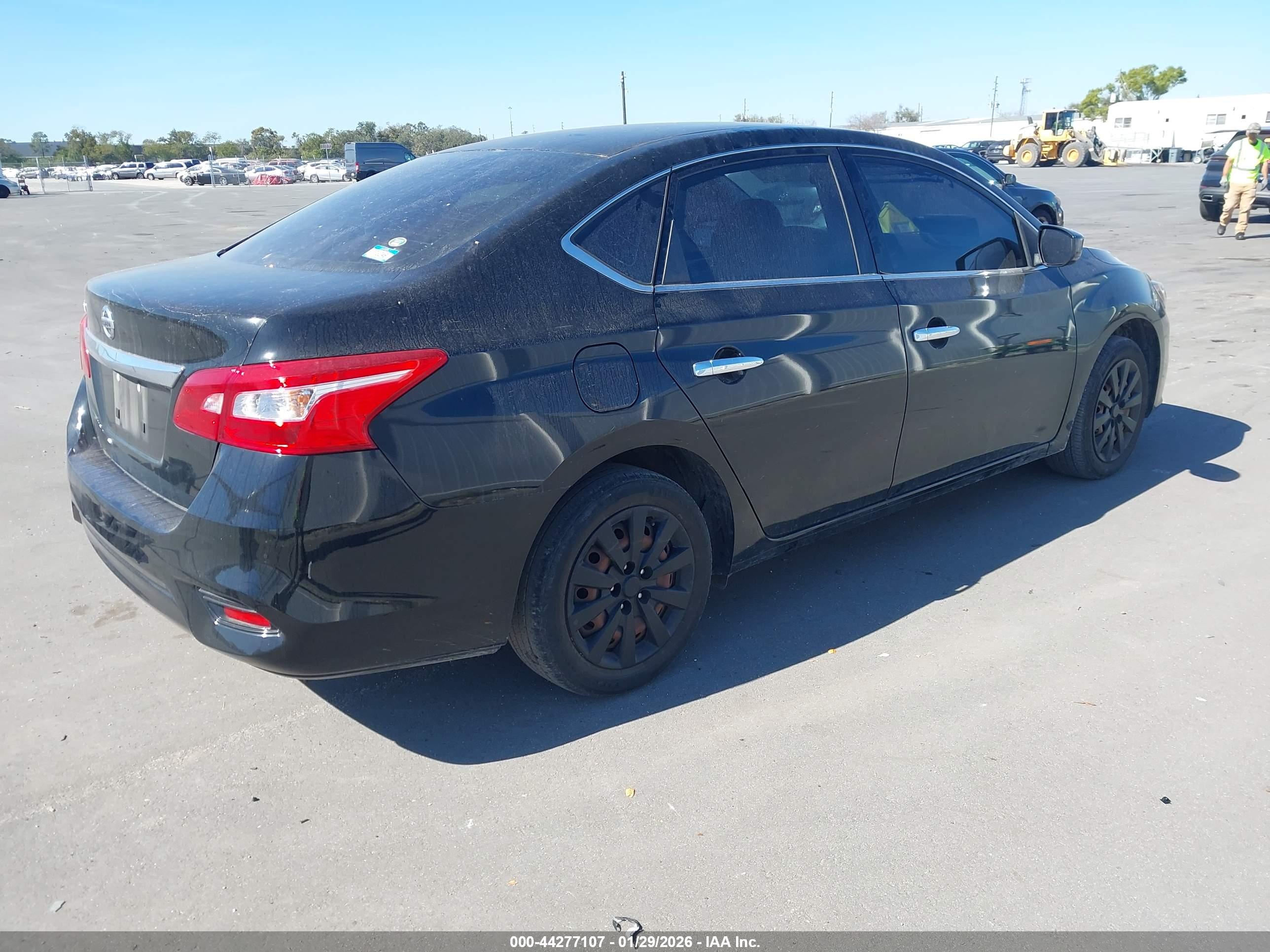 NISSAN SENTRA image 4