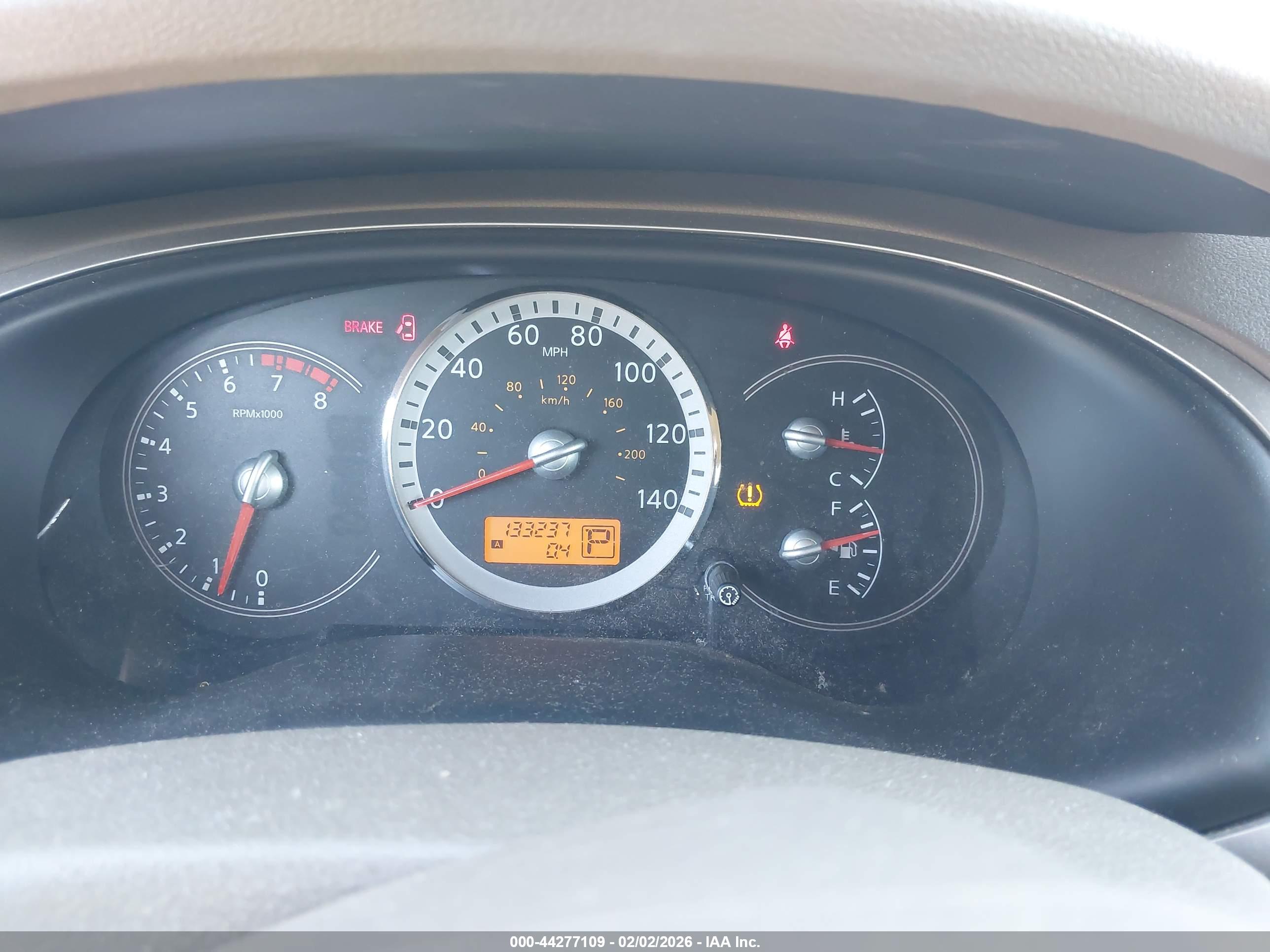NISSAN QUEST image 7