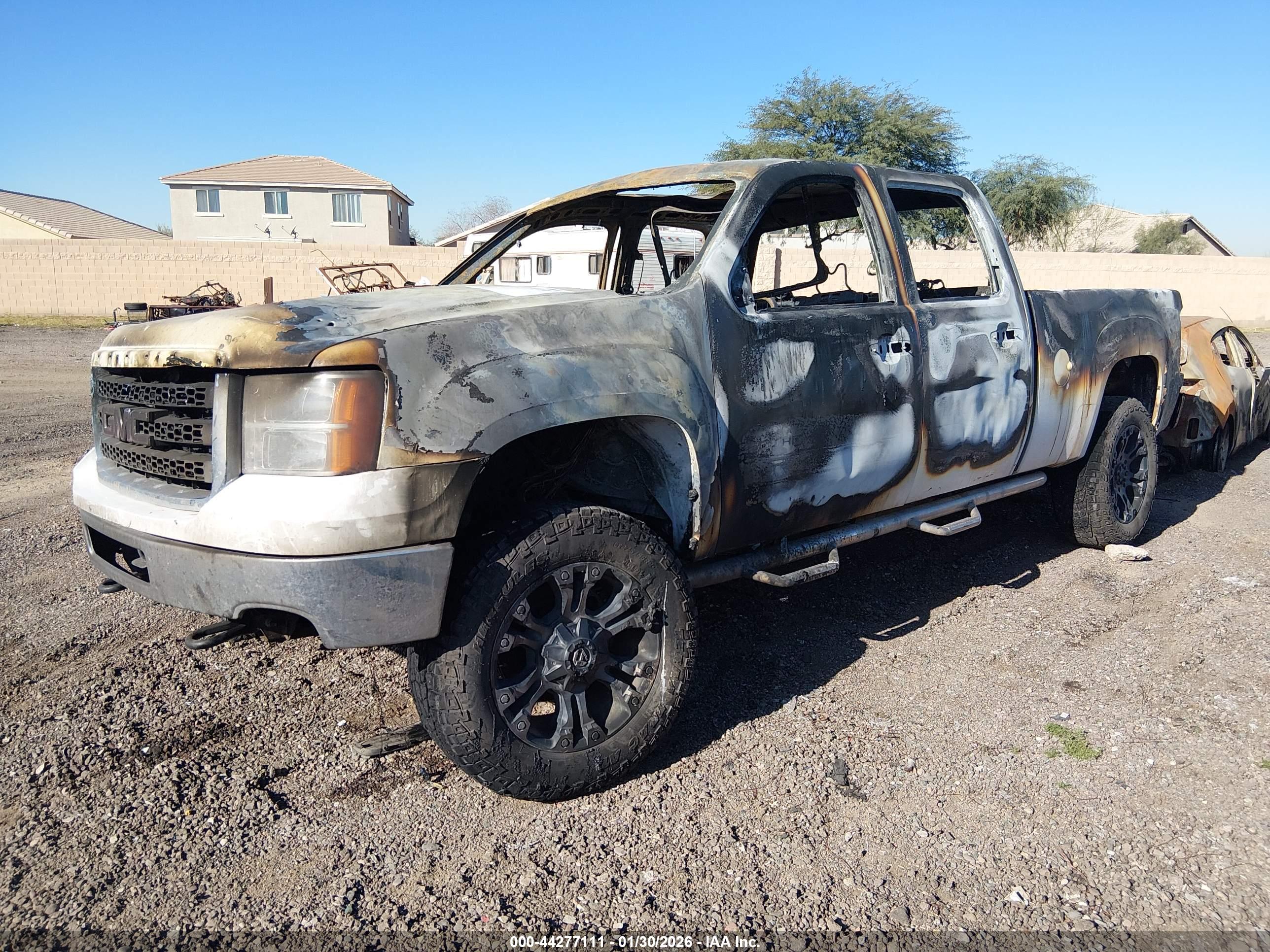 GMC SIERRA image 2