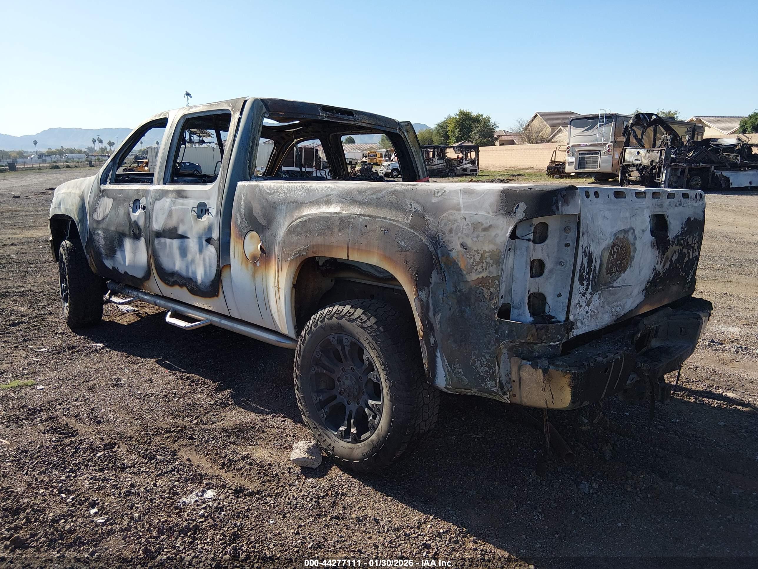 GMC SIERRA image 3