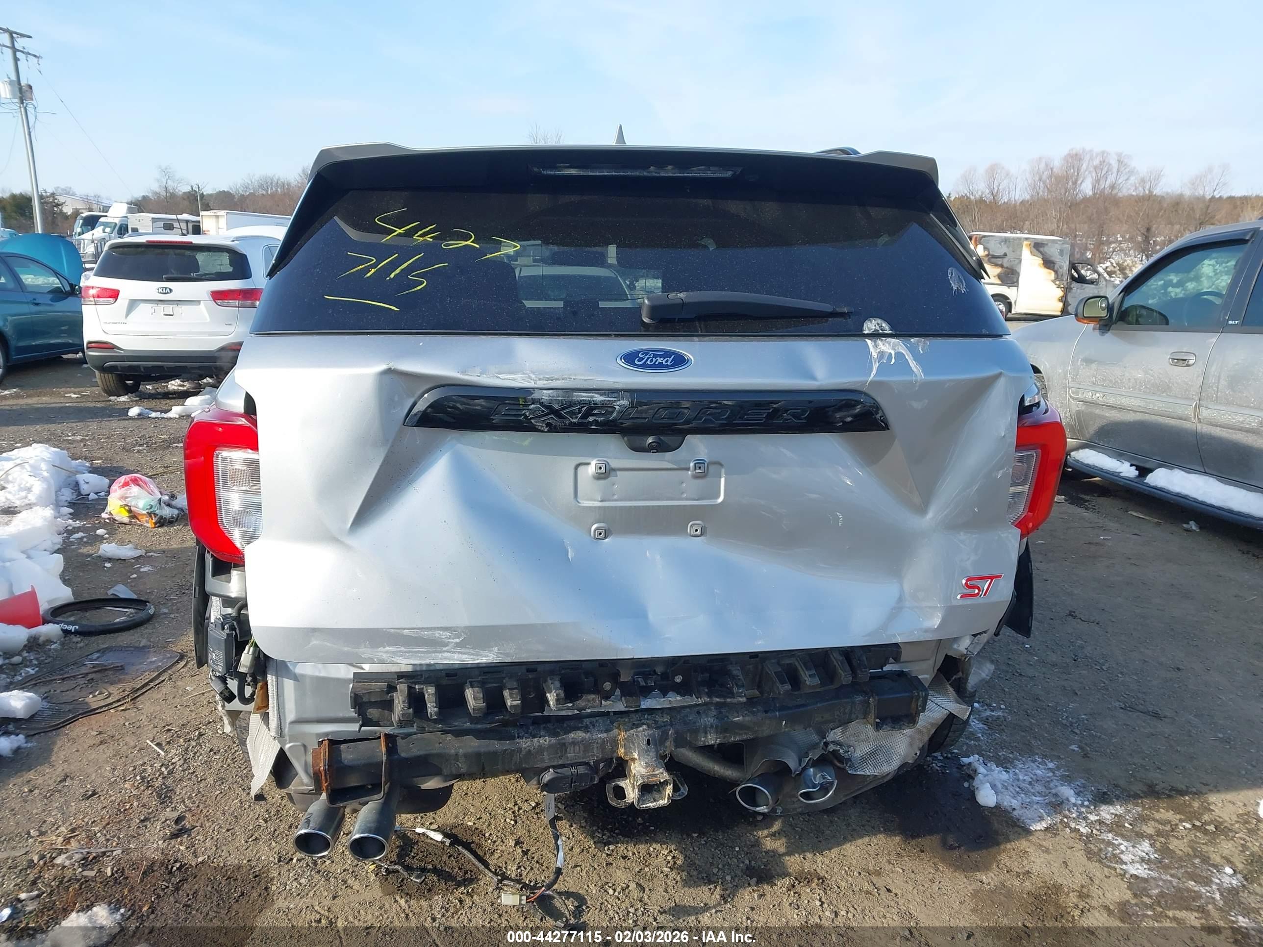 FORD EXPLORER image 6