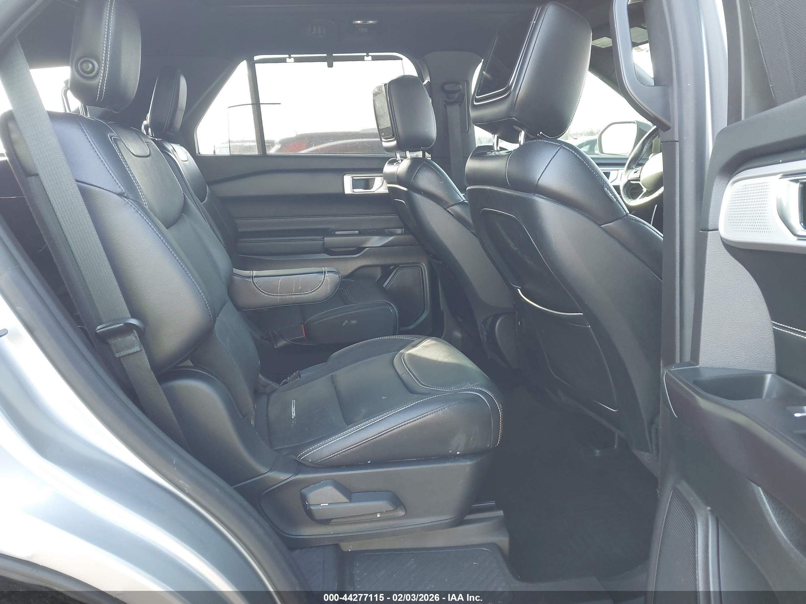 FORD EXPLORER image 8