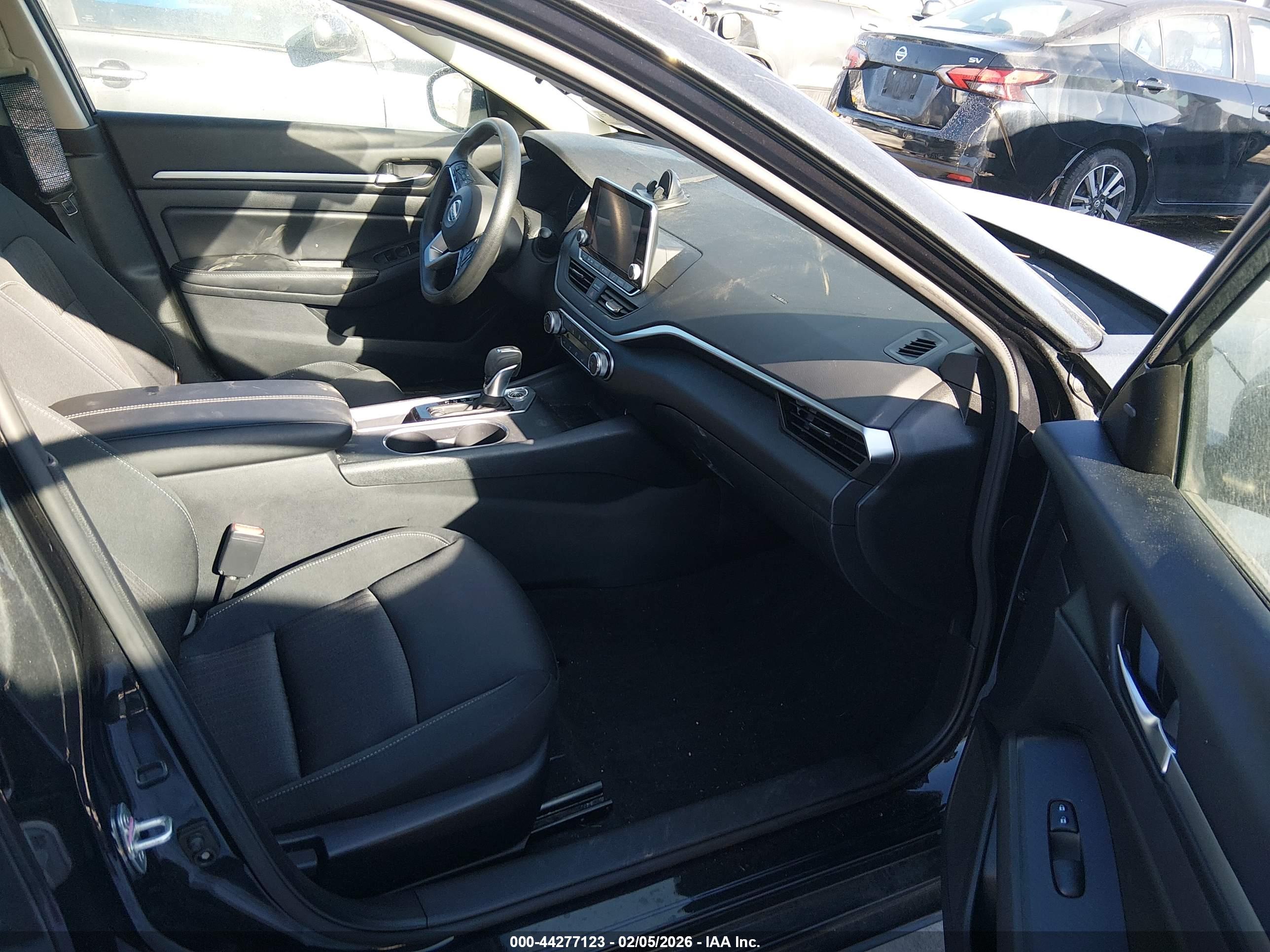 NISSAN ALTIMA image 5