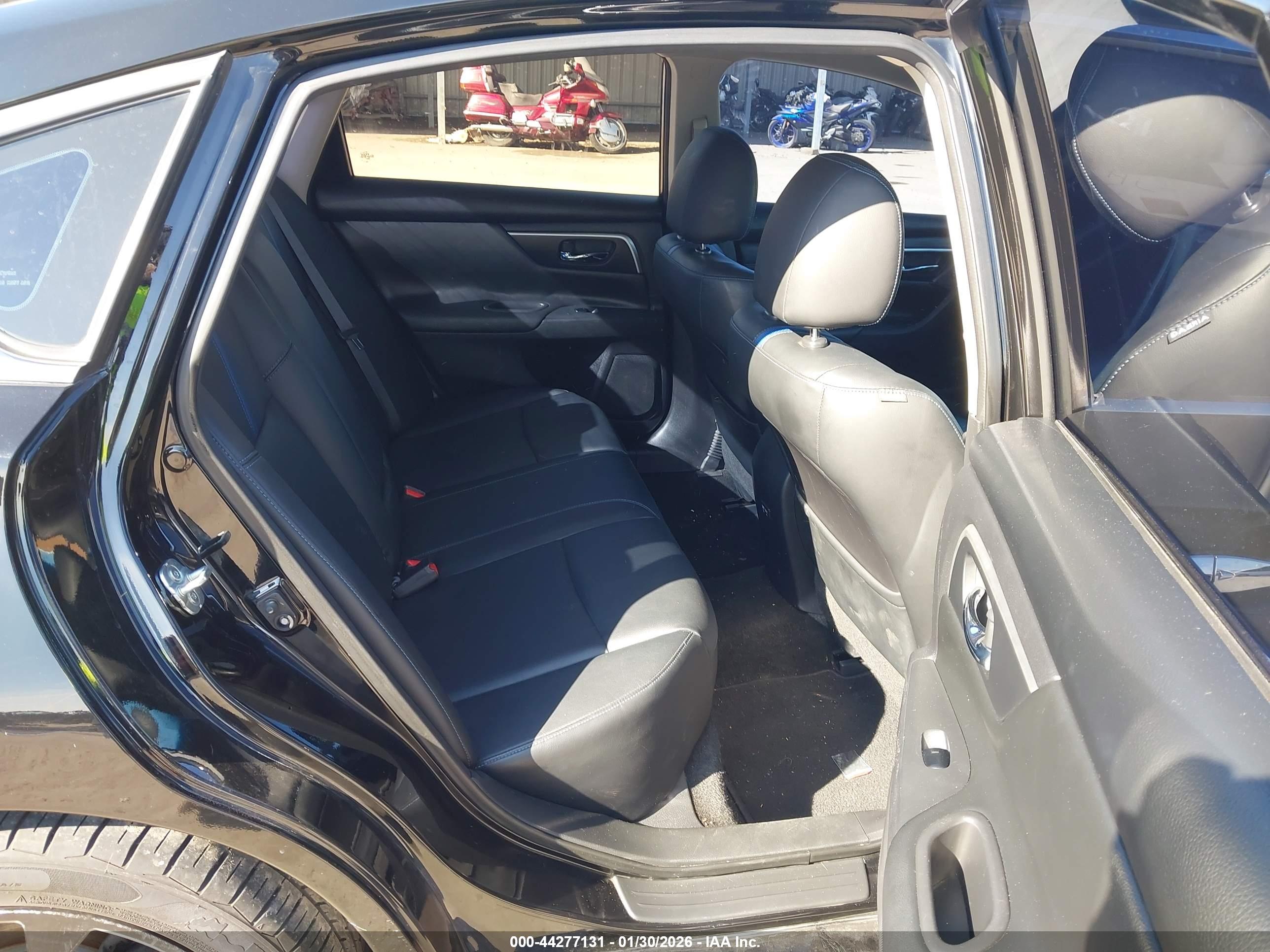 NISSAN ALTIMA image 8