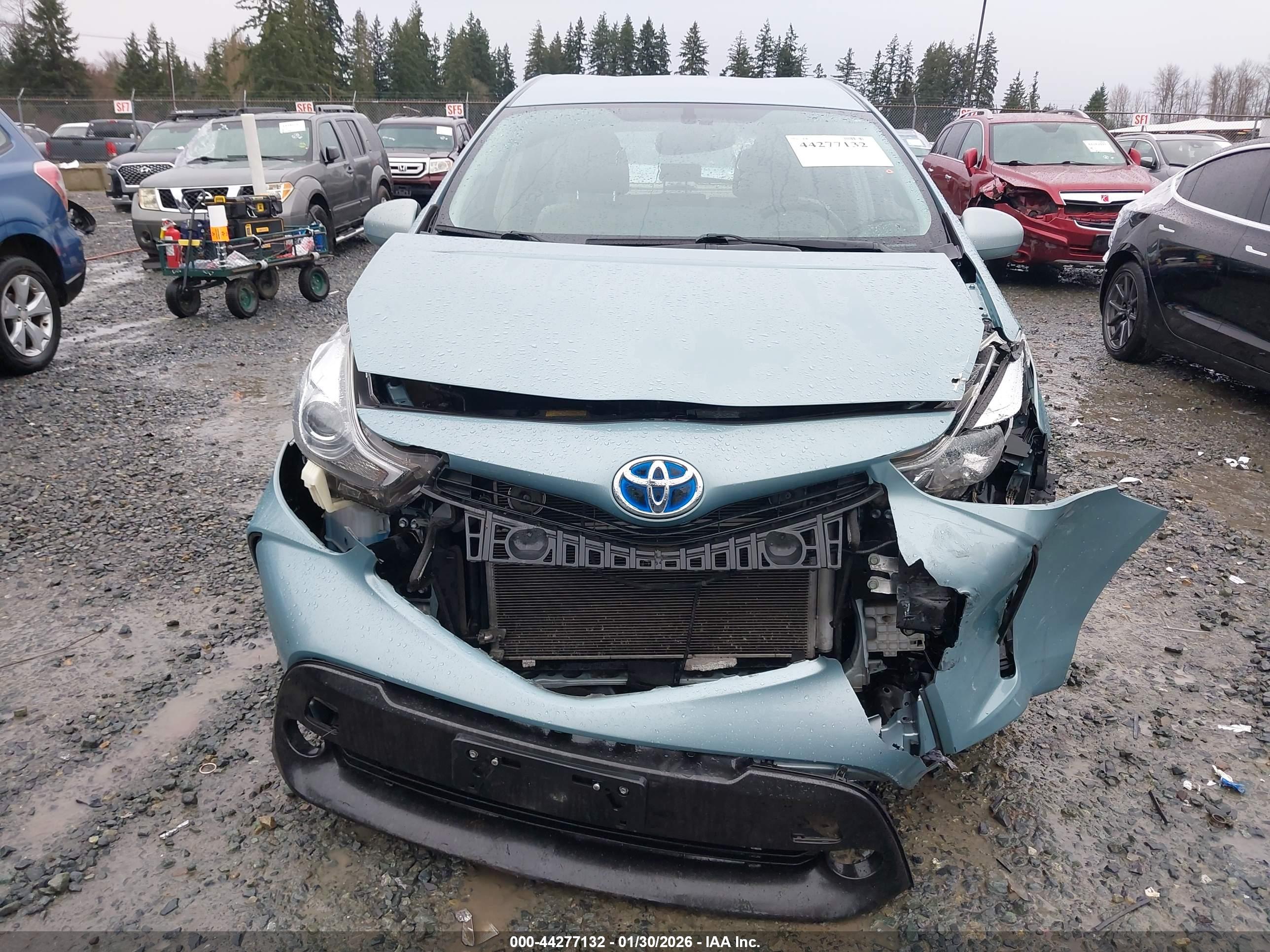 TOYOTA PRIUS image 6