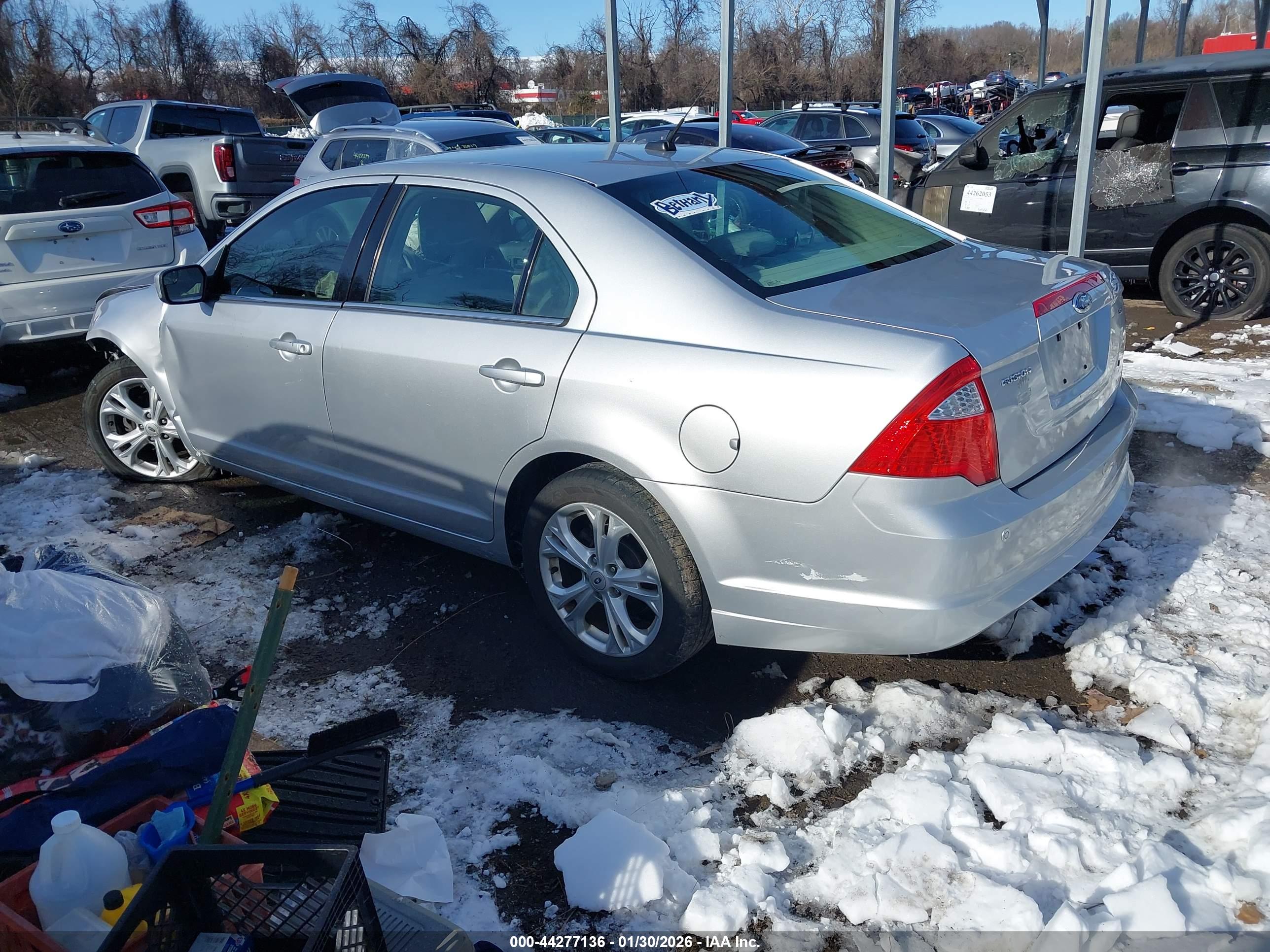 FORD FUSION image 3