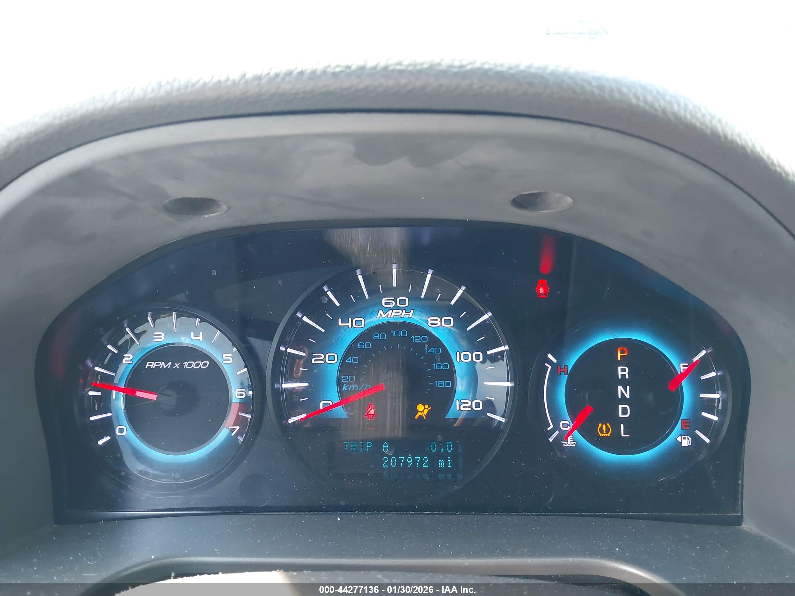 FORD FUSION image 7