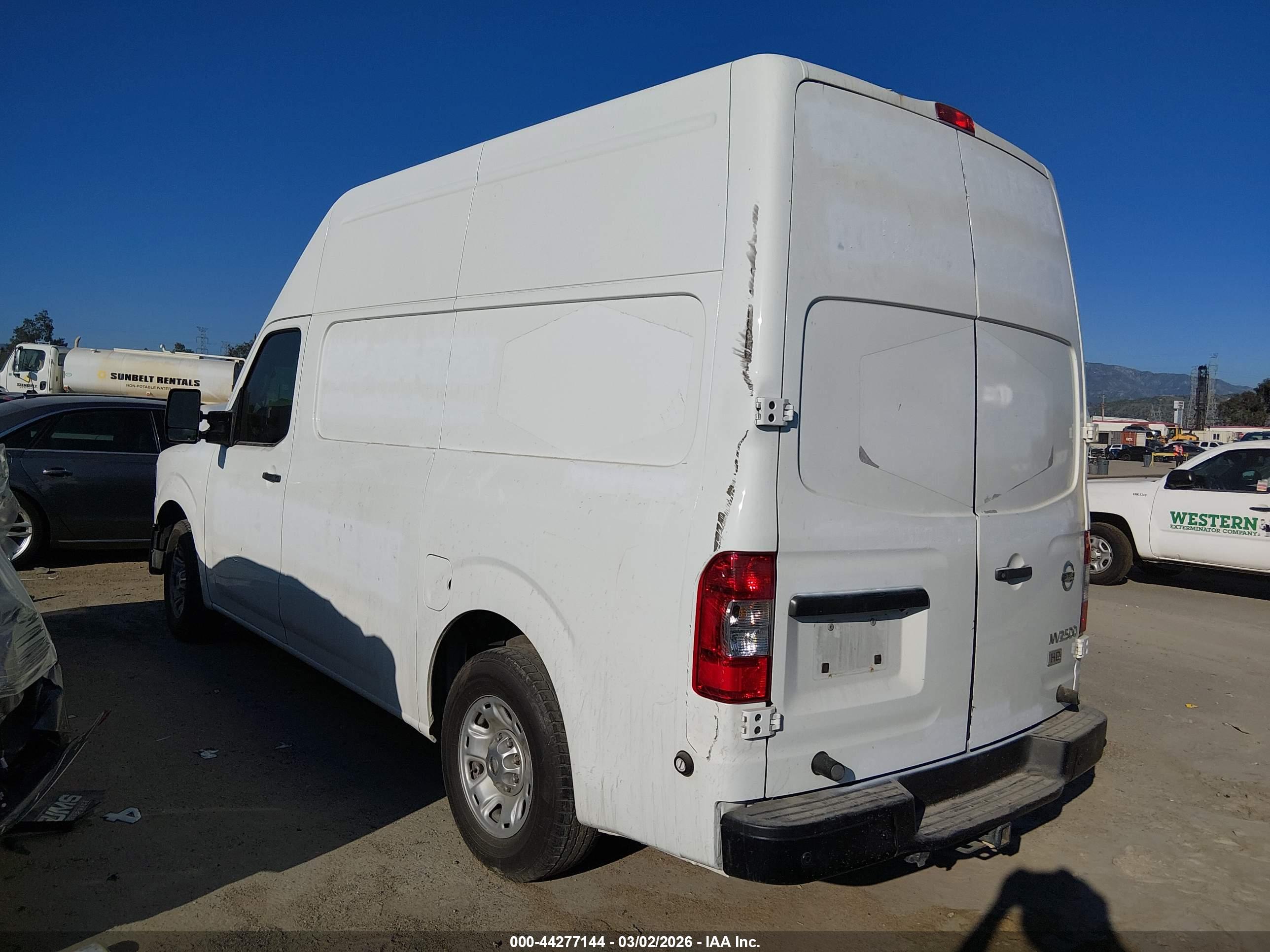 NISSAN NV image 3