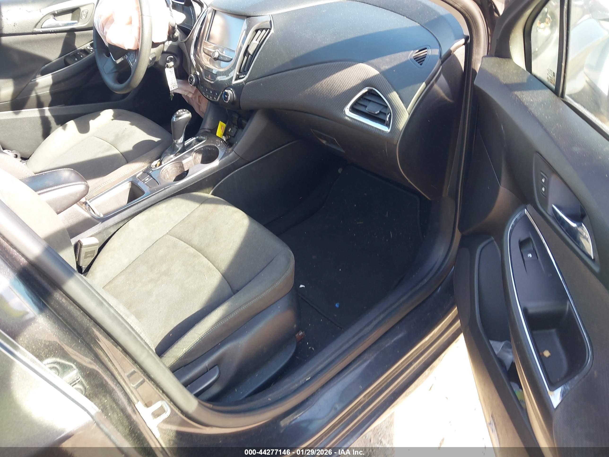 CHEVROLET CRUZE image 5