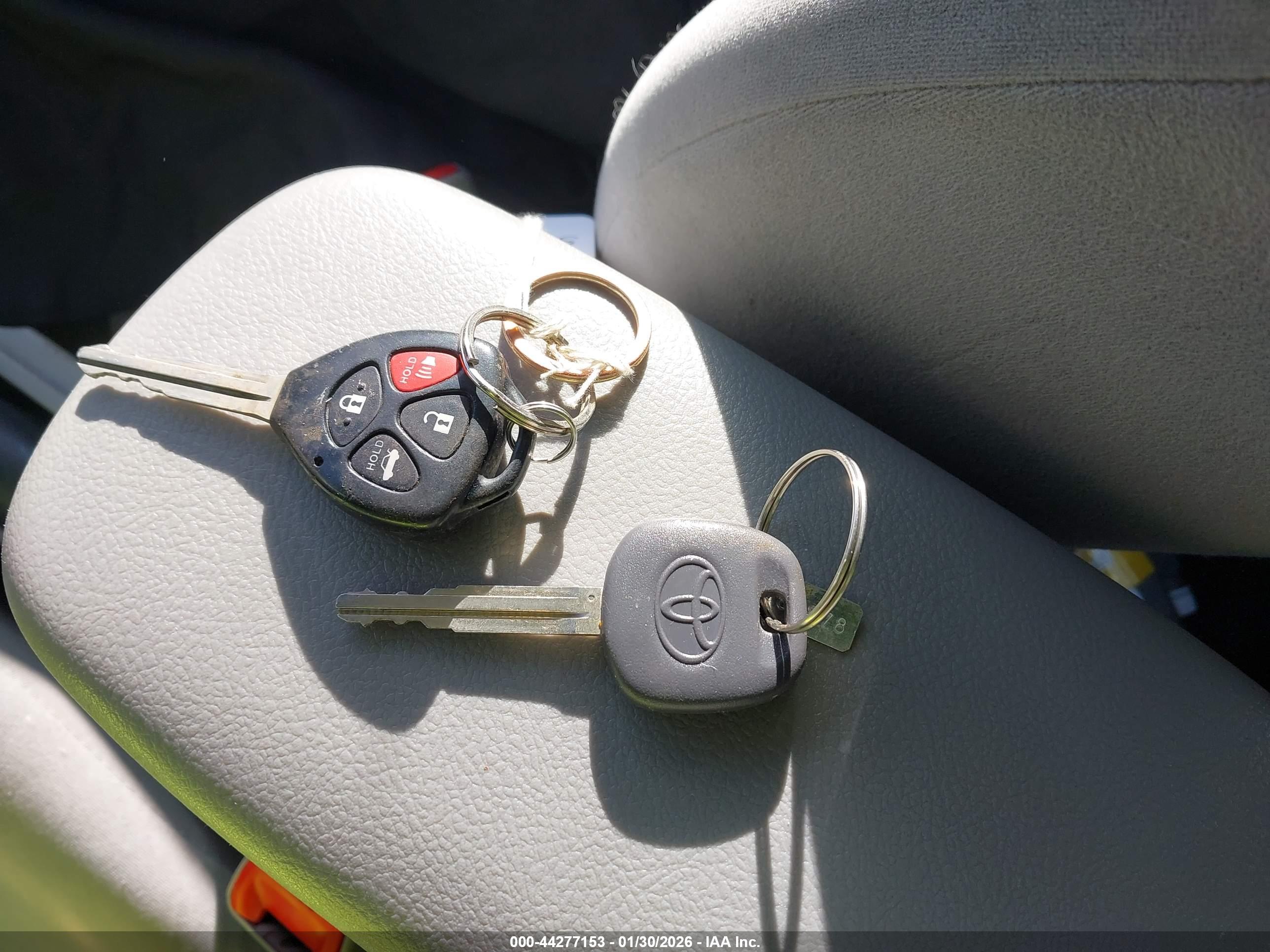 TOYOTA COROLLA image 11