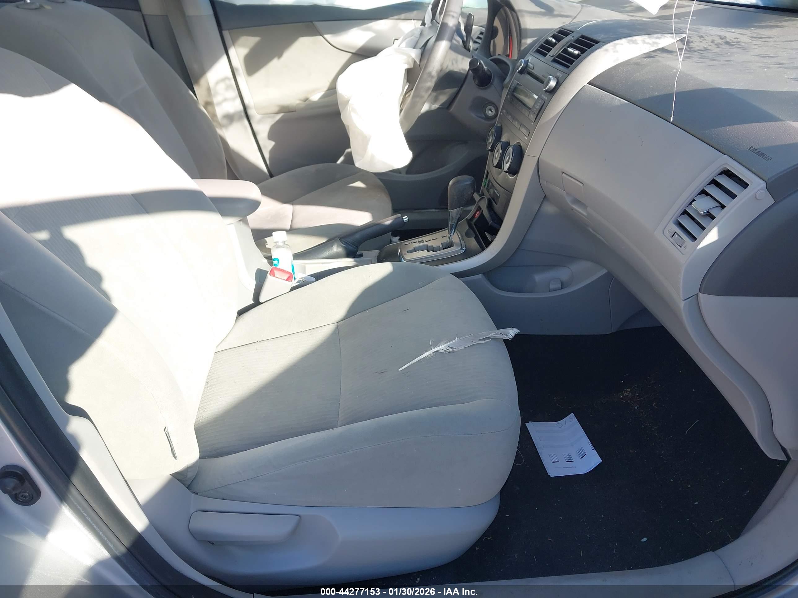 TOYOTA COROLLA image 5