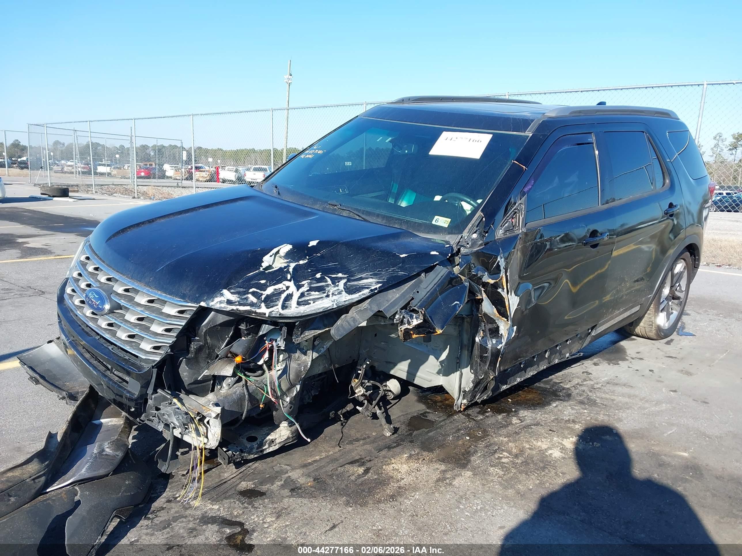 FORD EXPLORER image 2