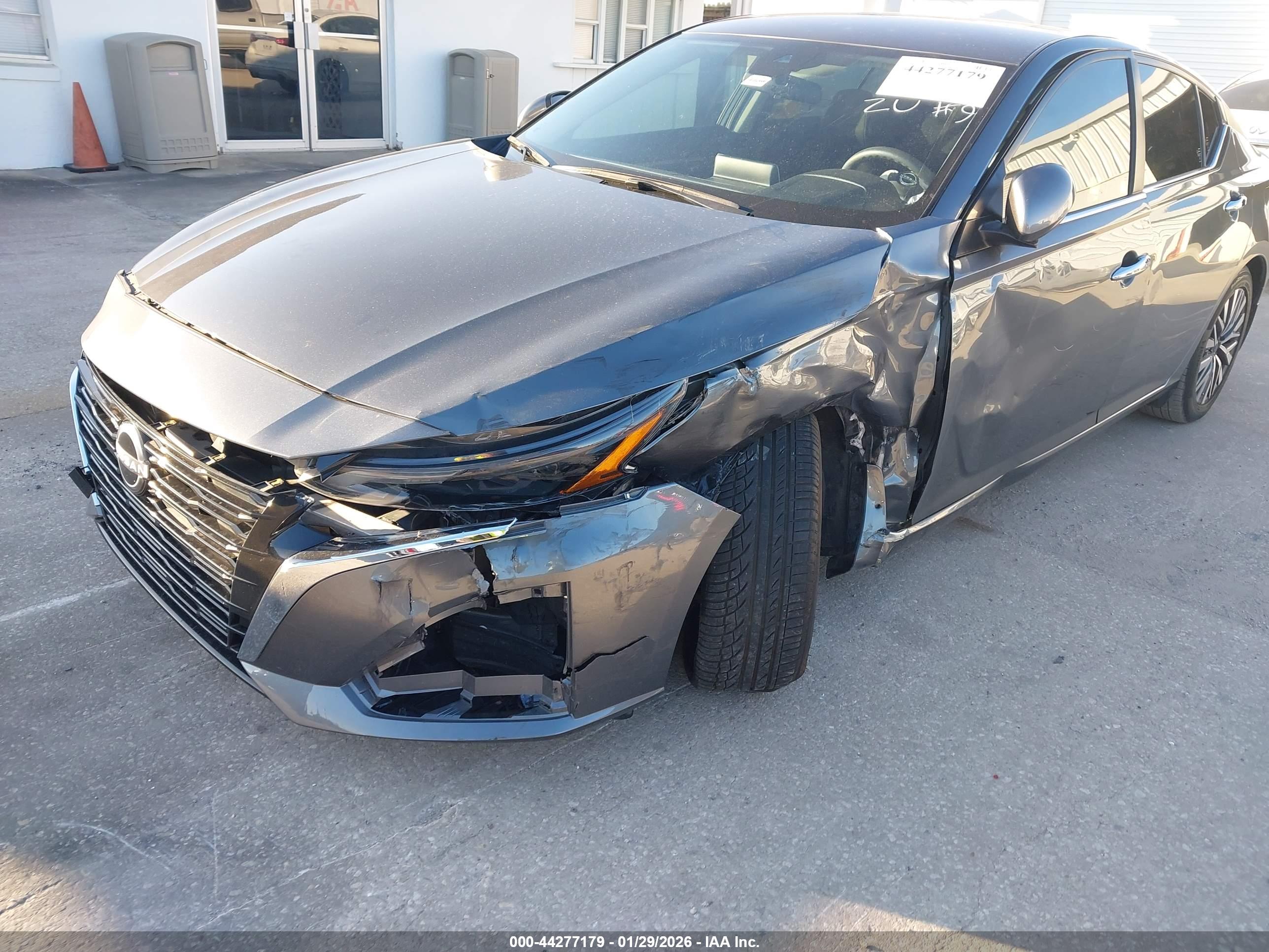 NISSAN ALTIMA image 6