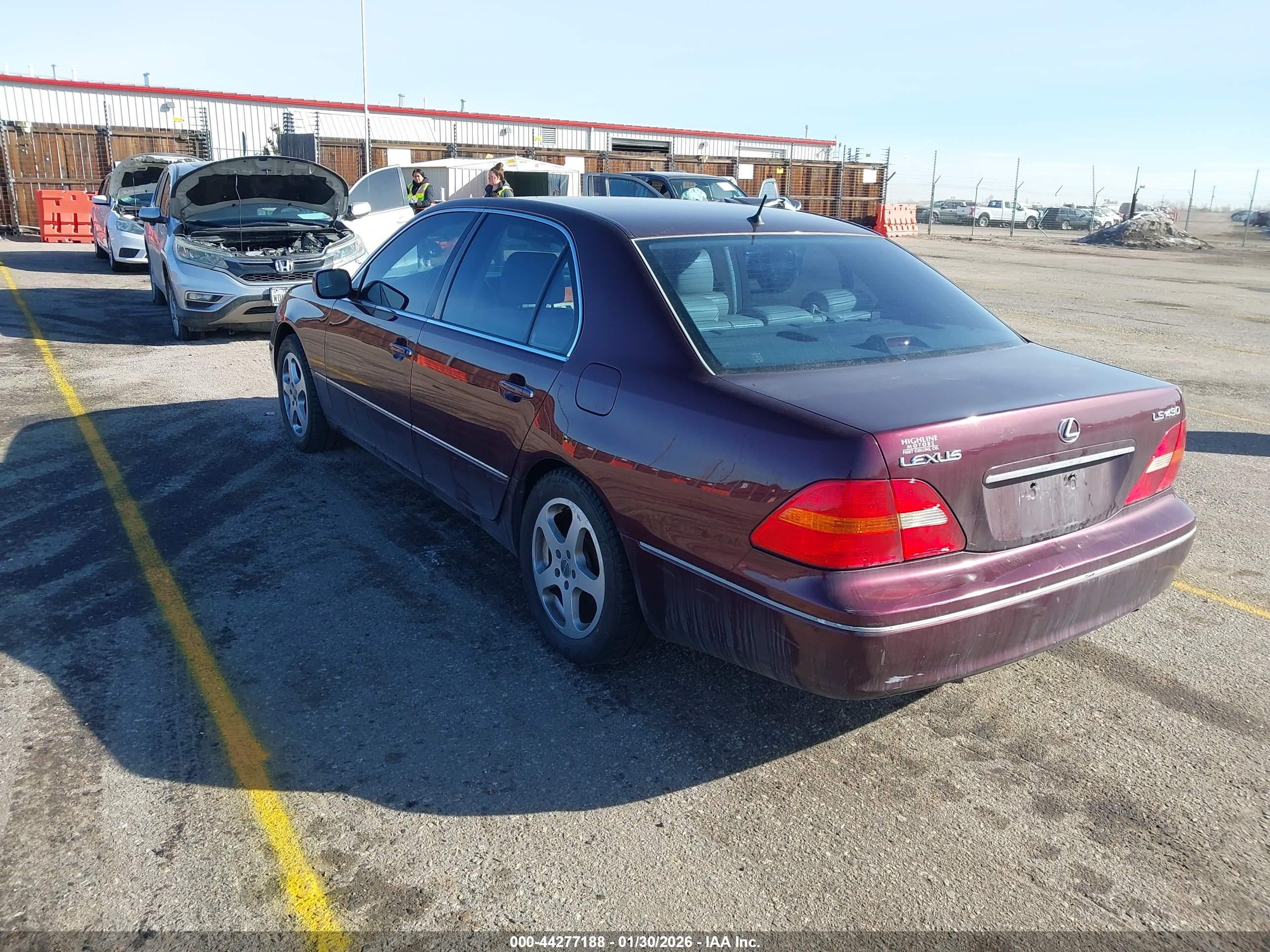 LEXUS LS image 3