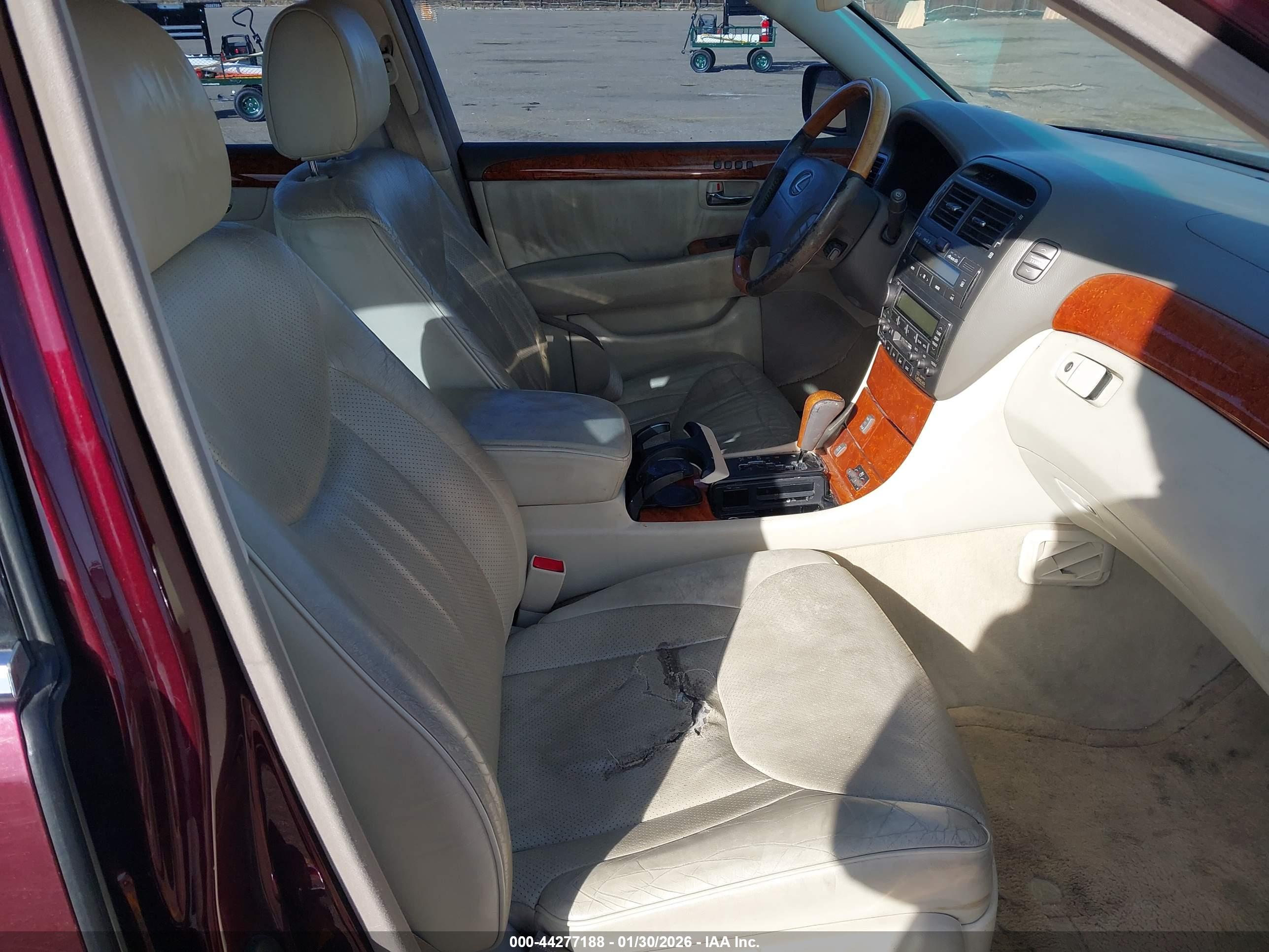 LEXUS LS image 5