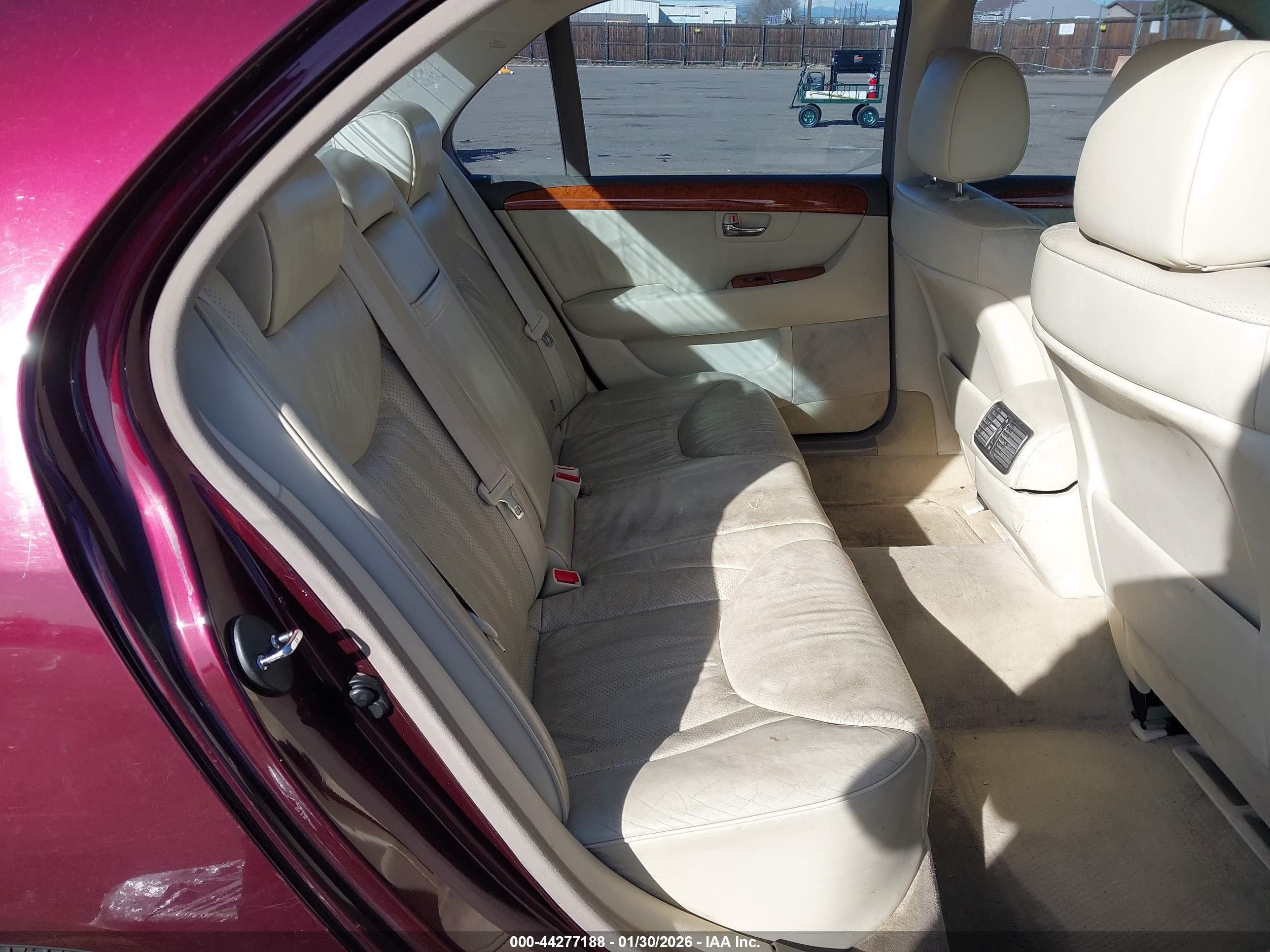 LEXUS LS image 8