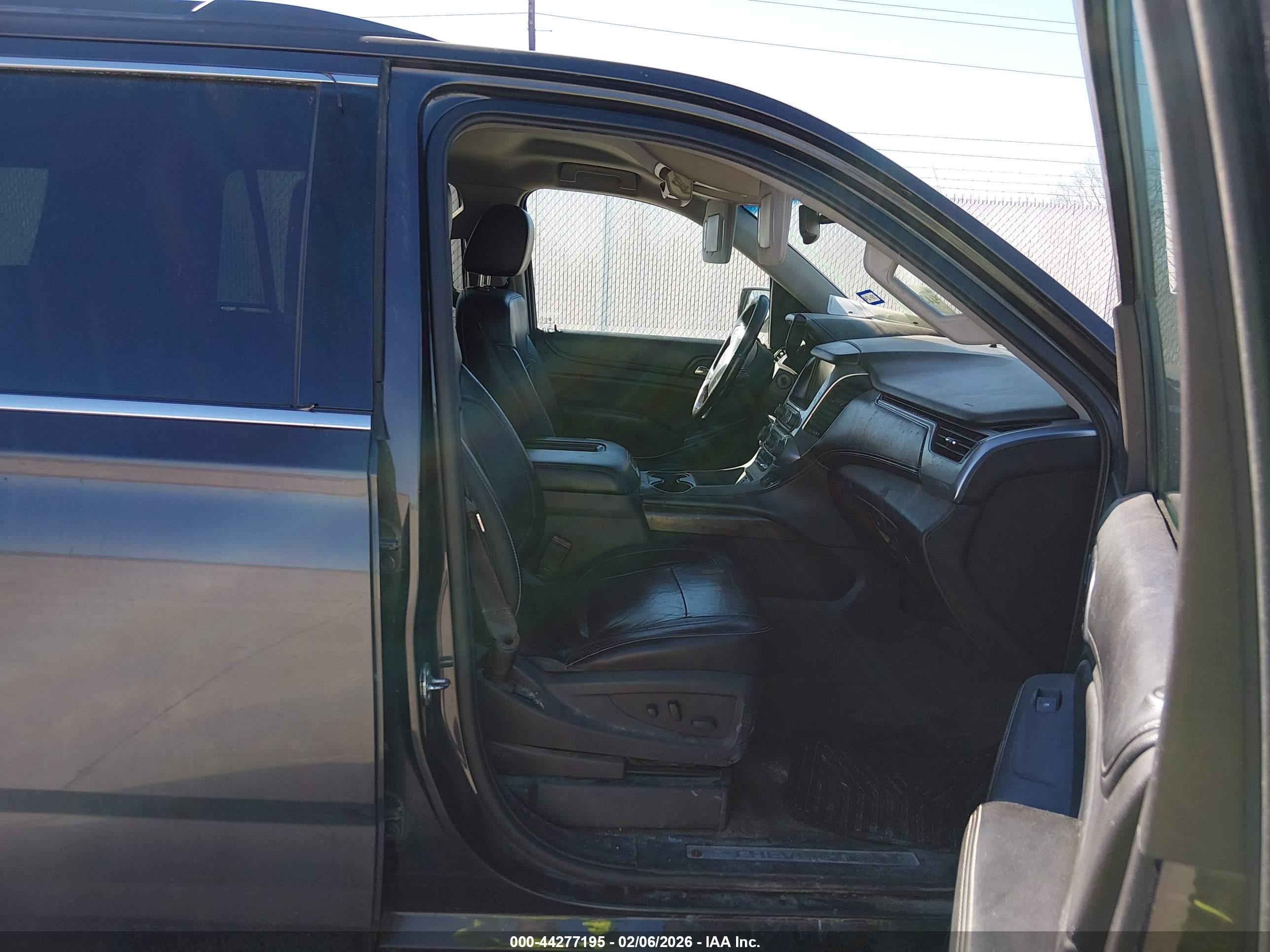 CHEVROLET TAHOE image 5