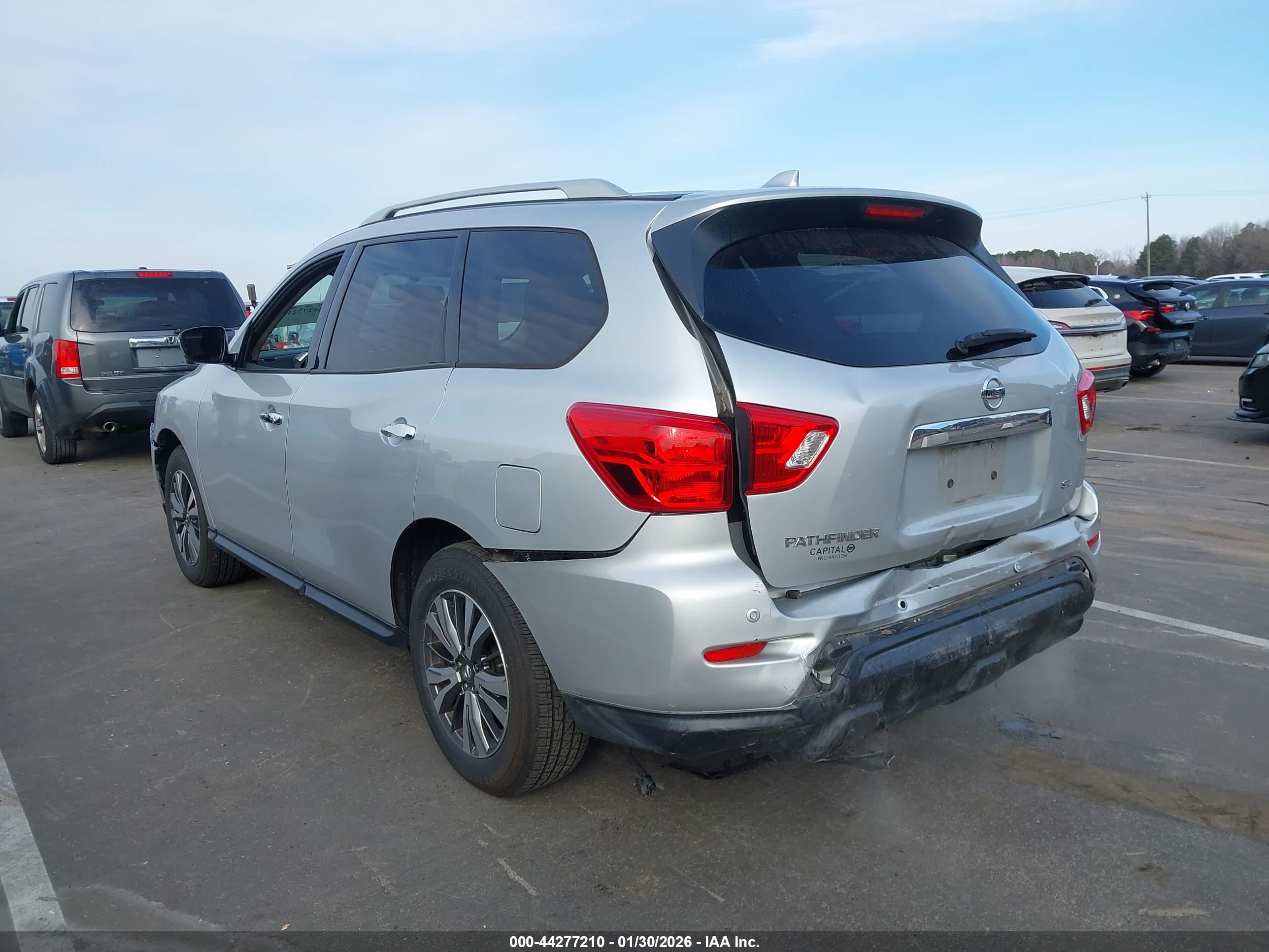 NISSAN PATHFINDER image 3