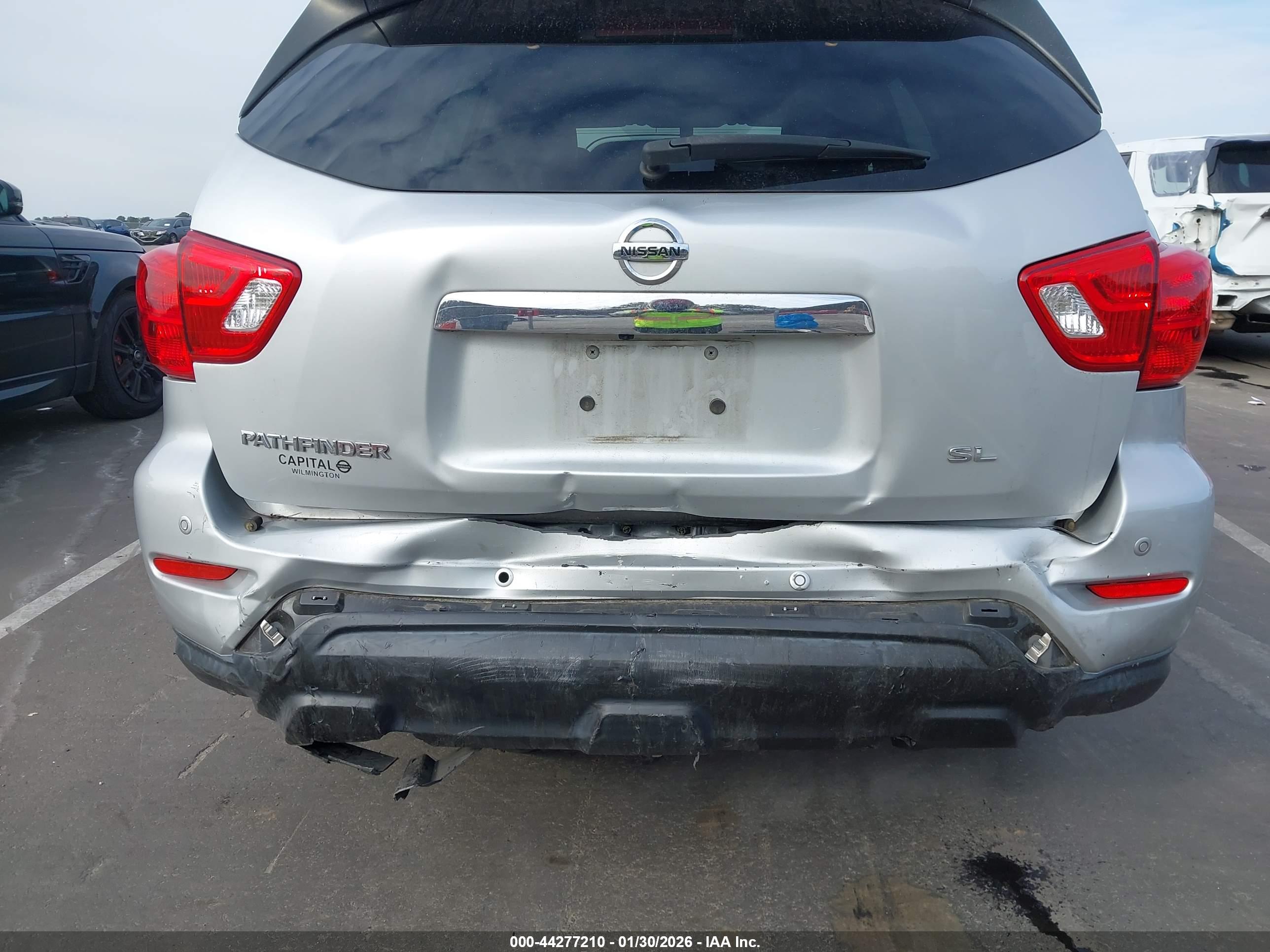 NISSAN PATHFINDER image 6