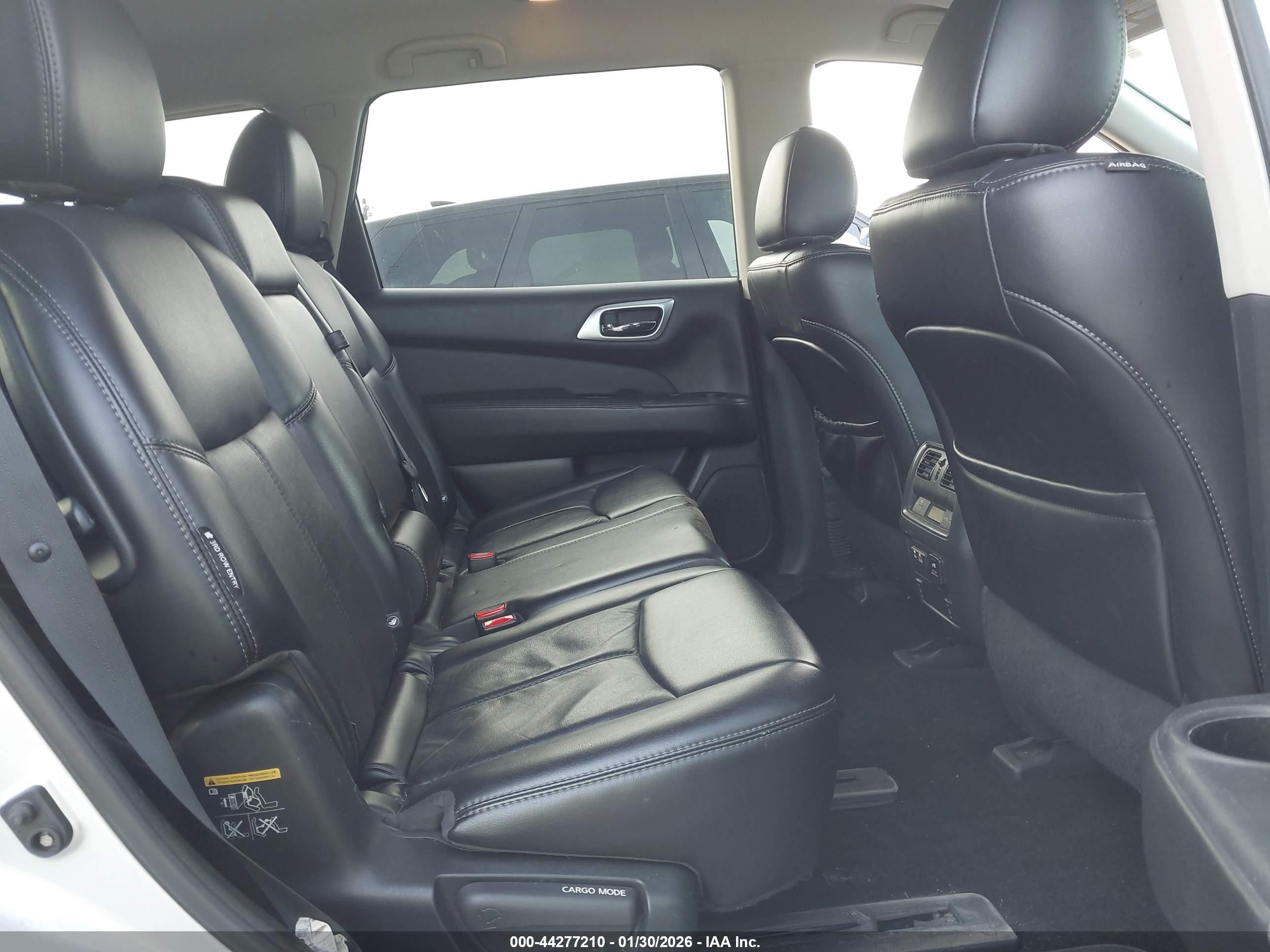 NISSAN PATHFINDER image 8