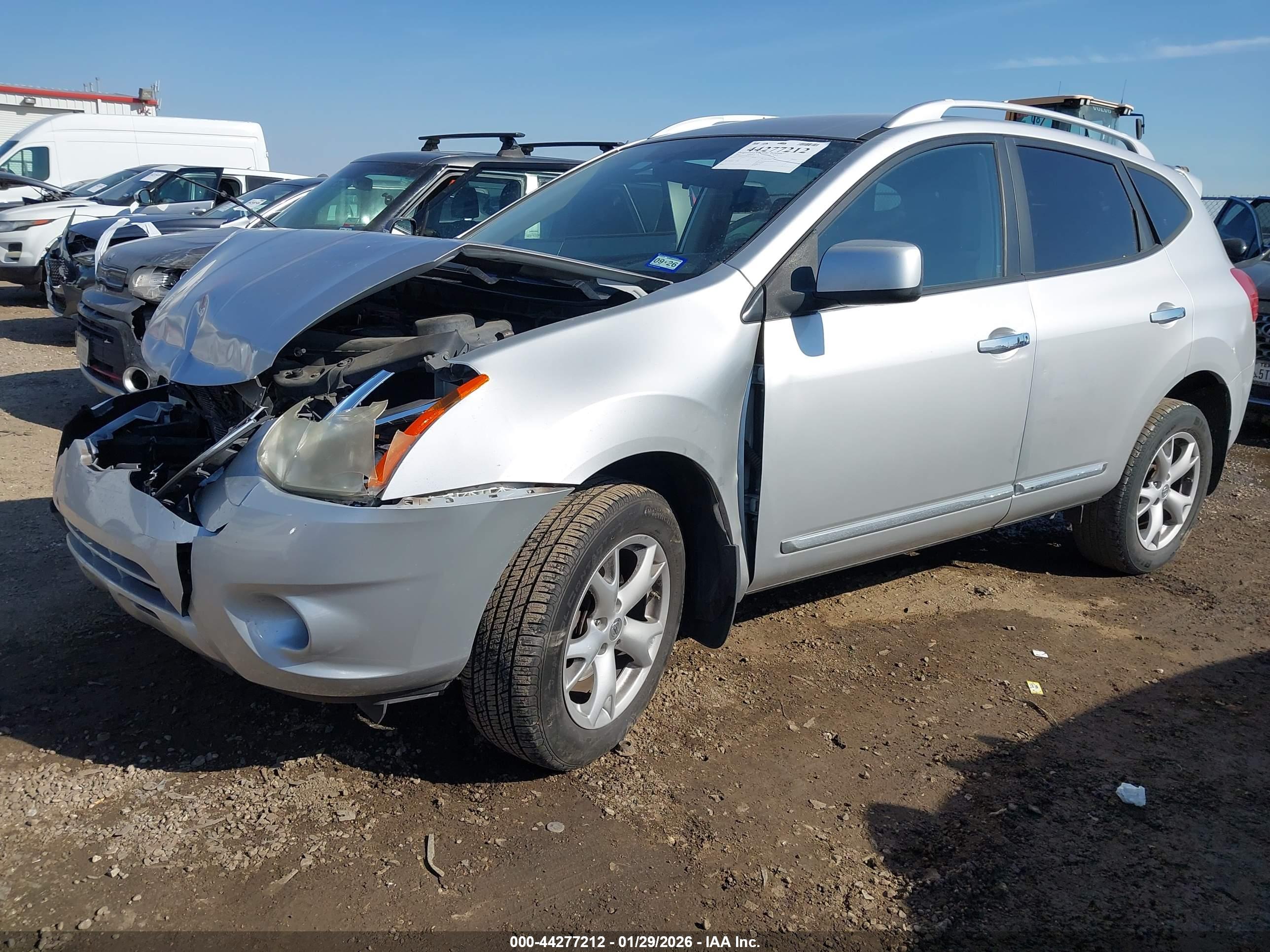 NISSAN ROGUE image 2