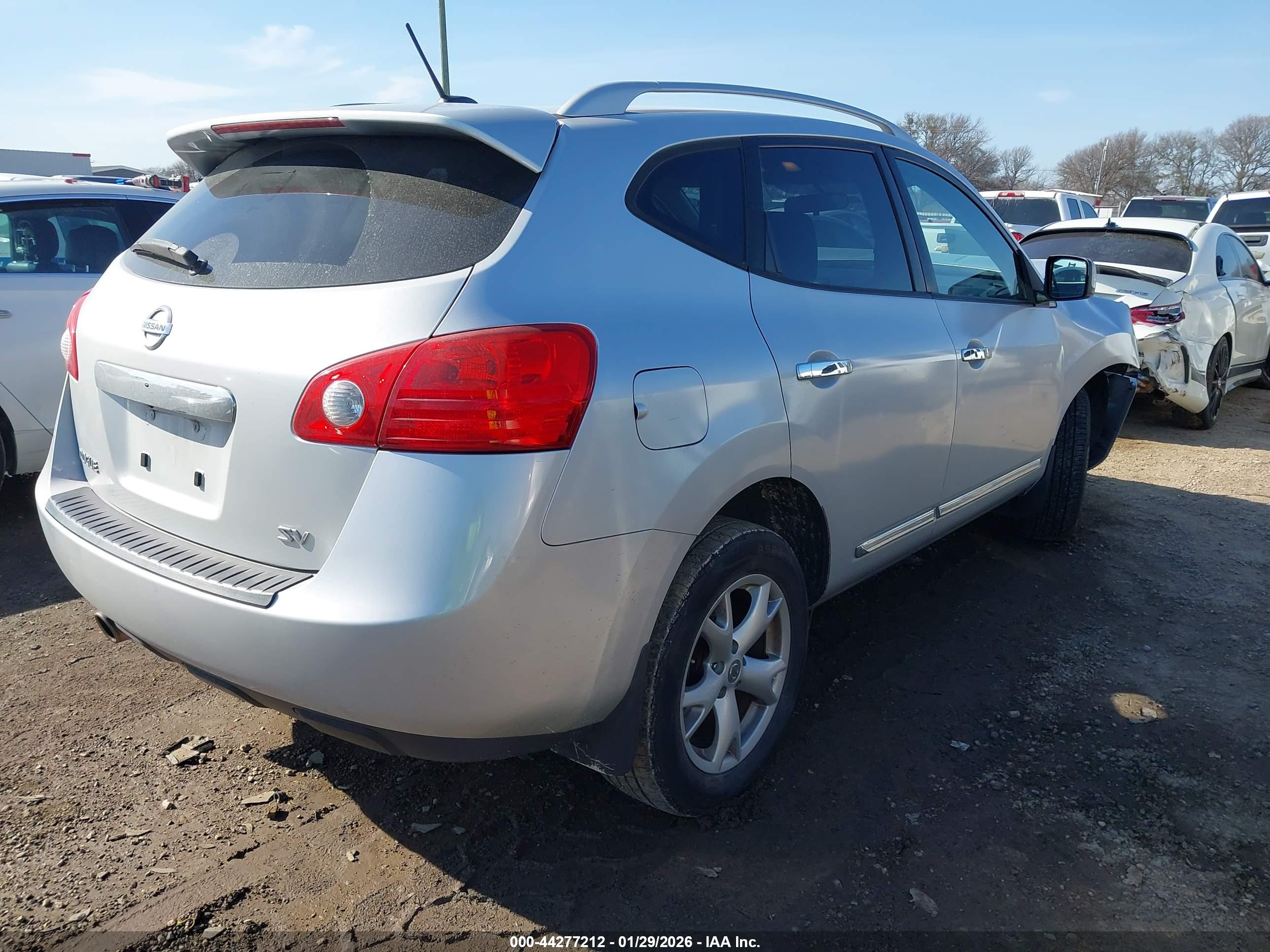 NISSAN ROGUE image 4