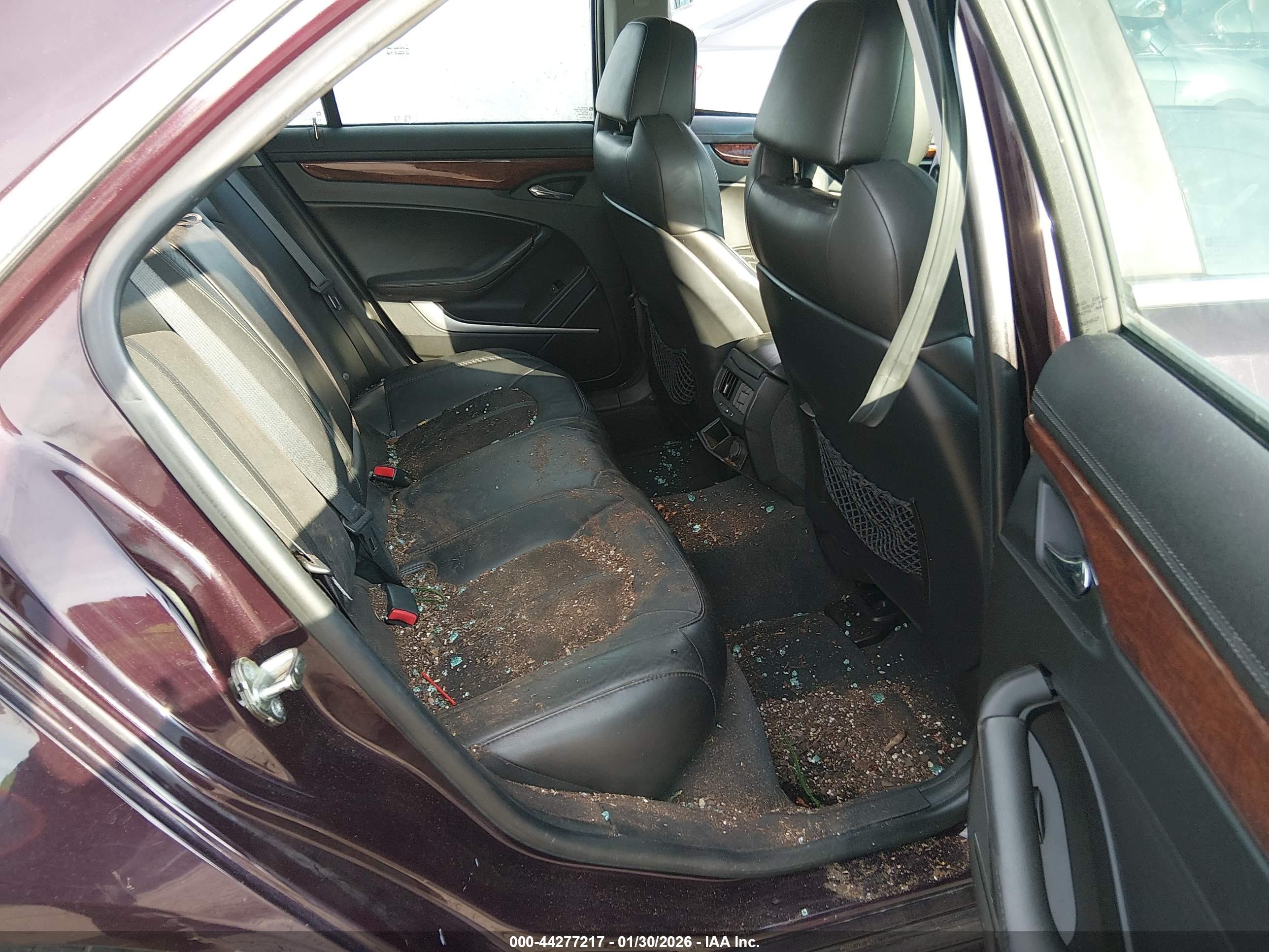 CADILLAC CTS image 8