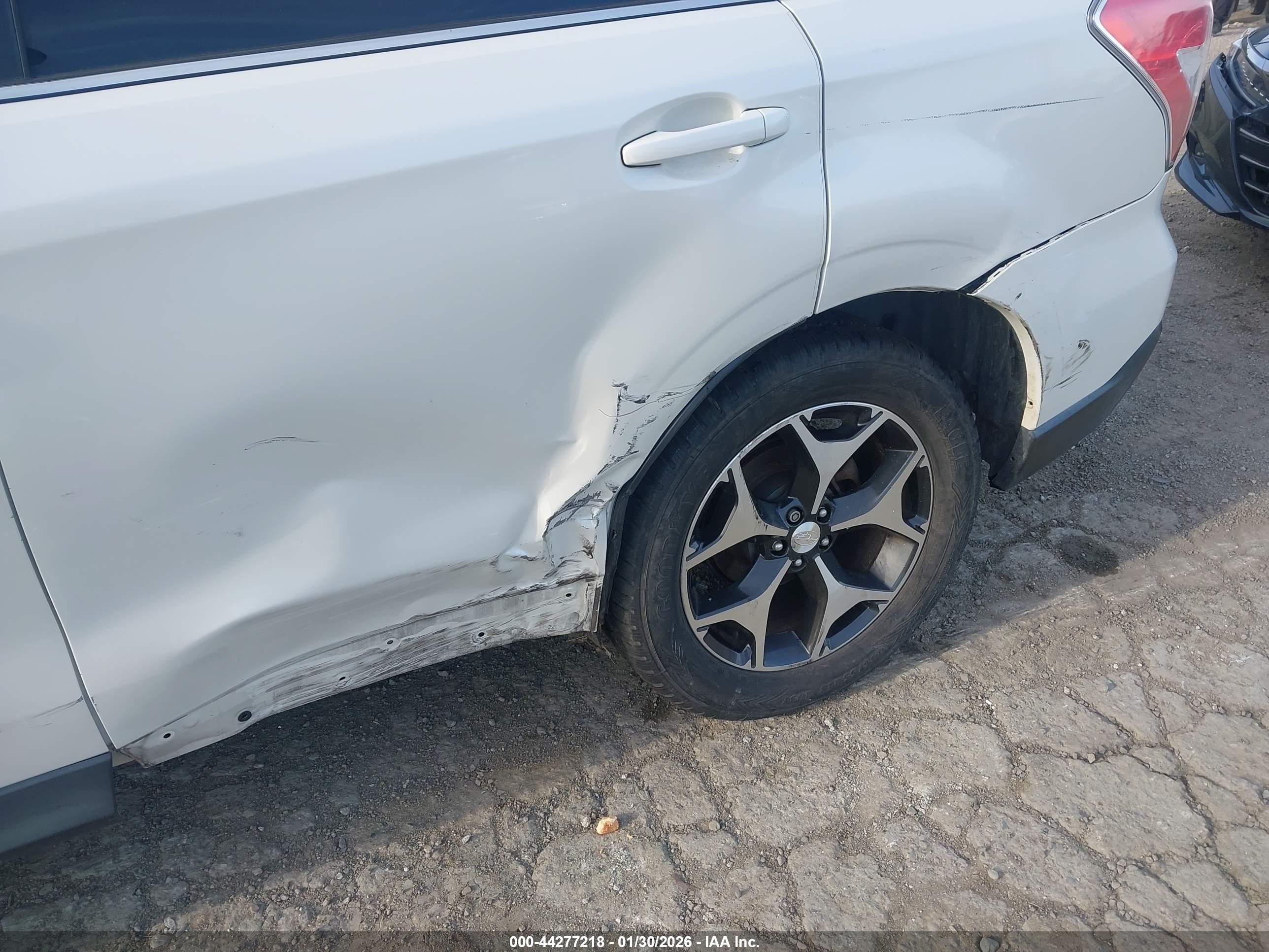 SUBARU FORESTER image 6
