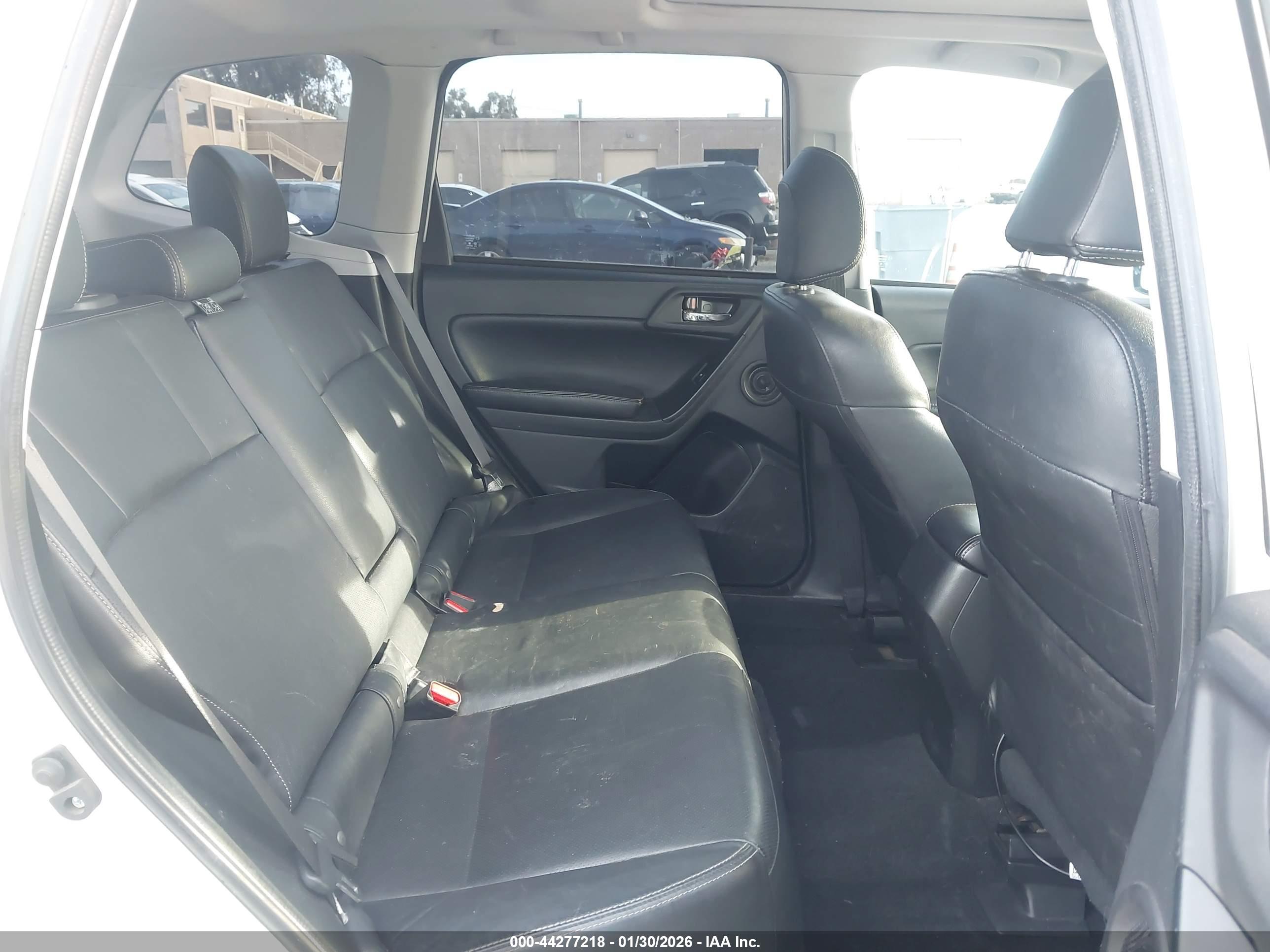 SUBARU FORESTER image 8