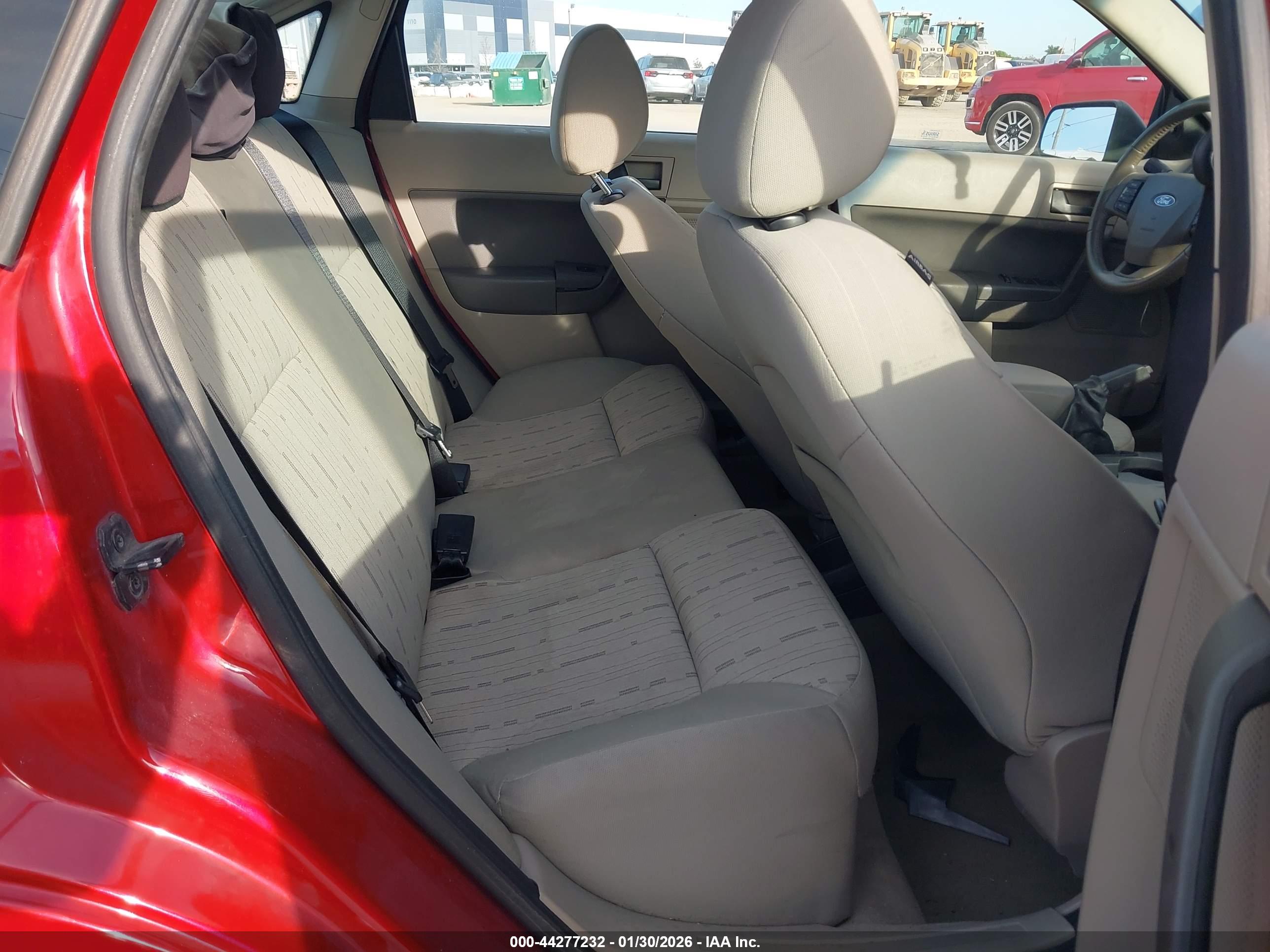 FORD FOCUS image 8