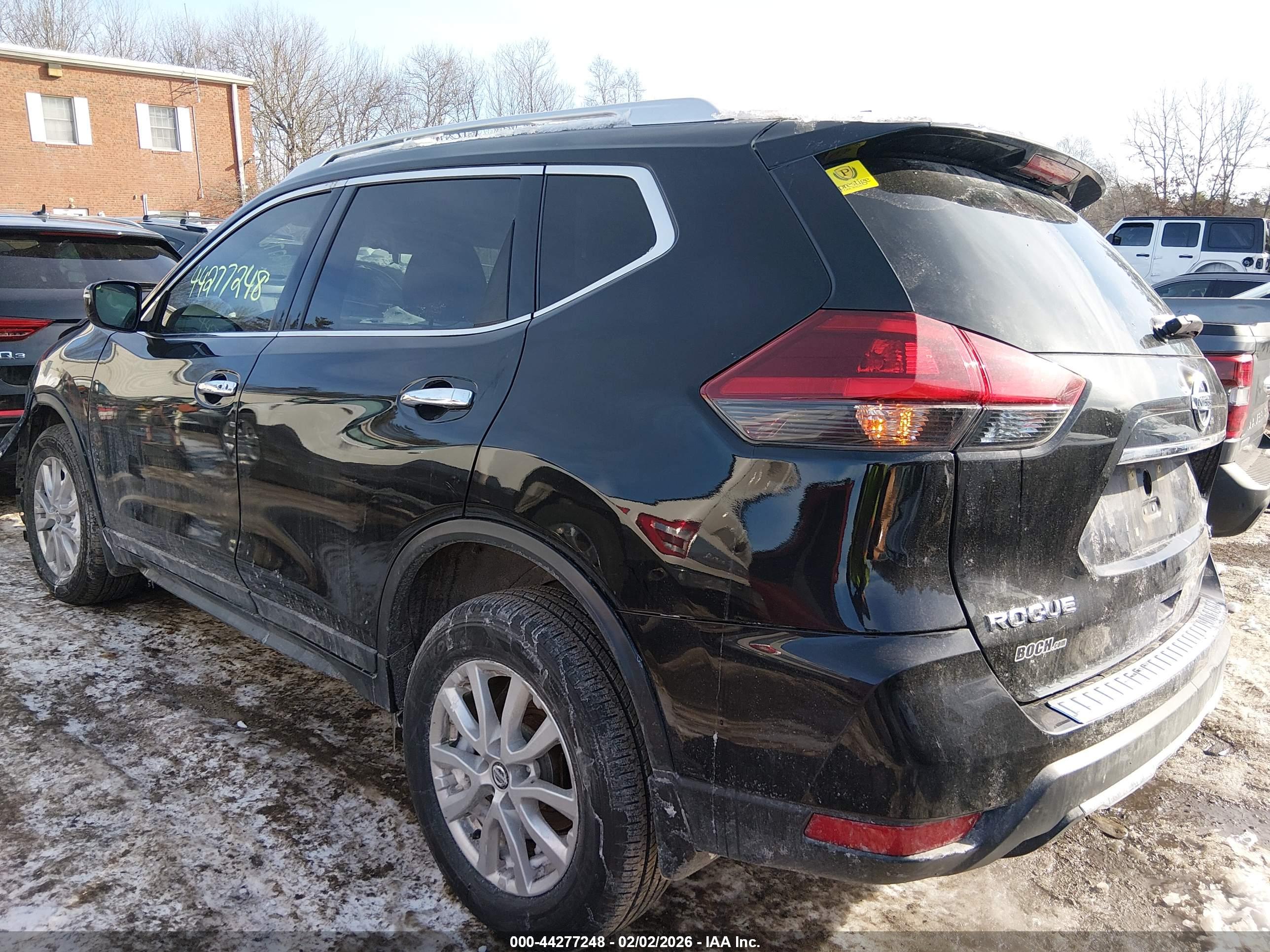 NISSAN ROGUE image 3