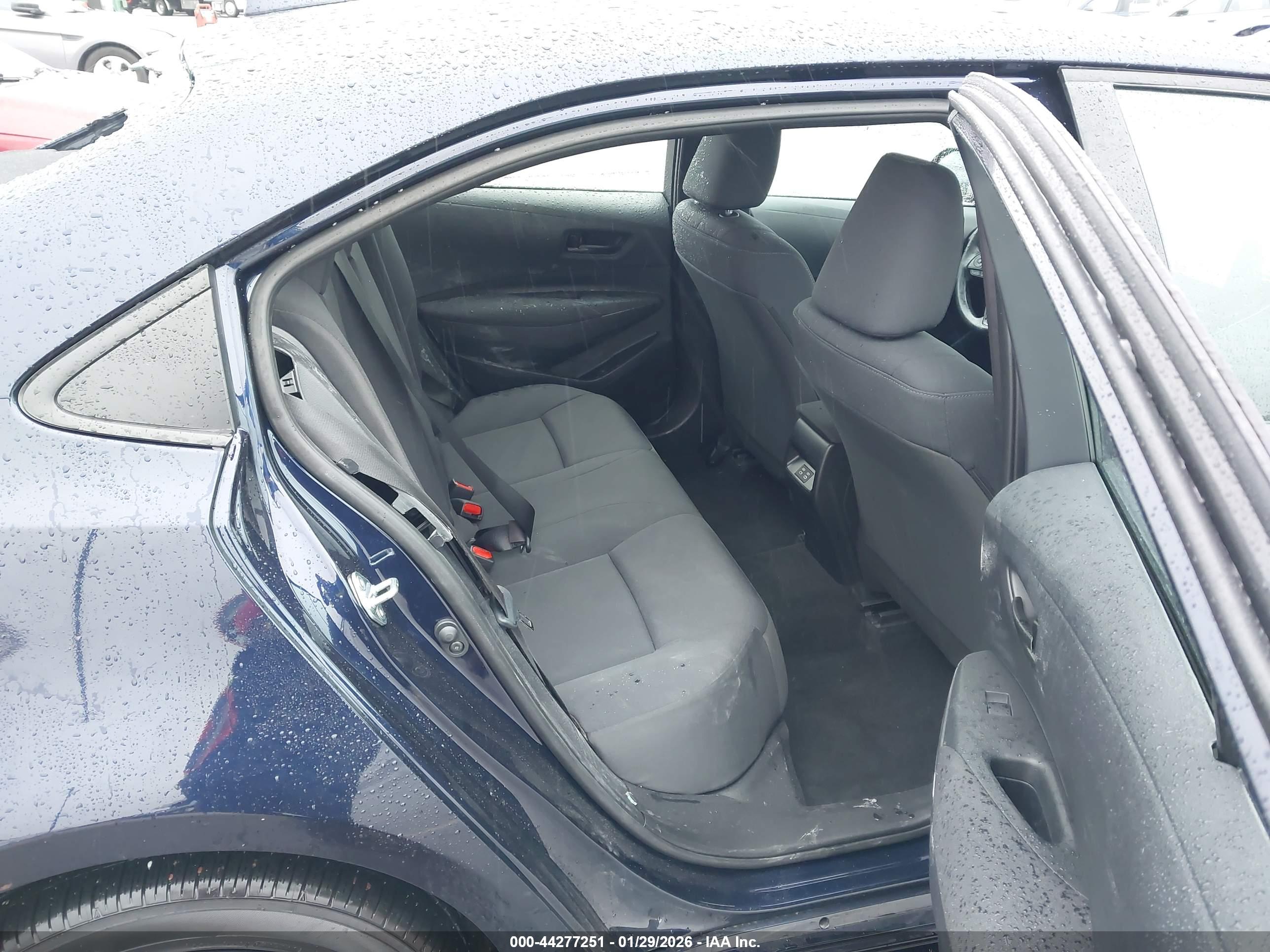 TOYOTA COROLLA image 8