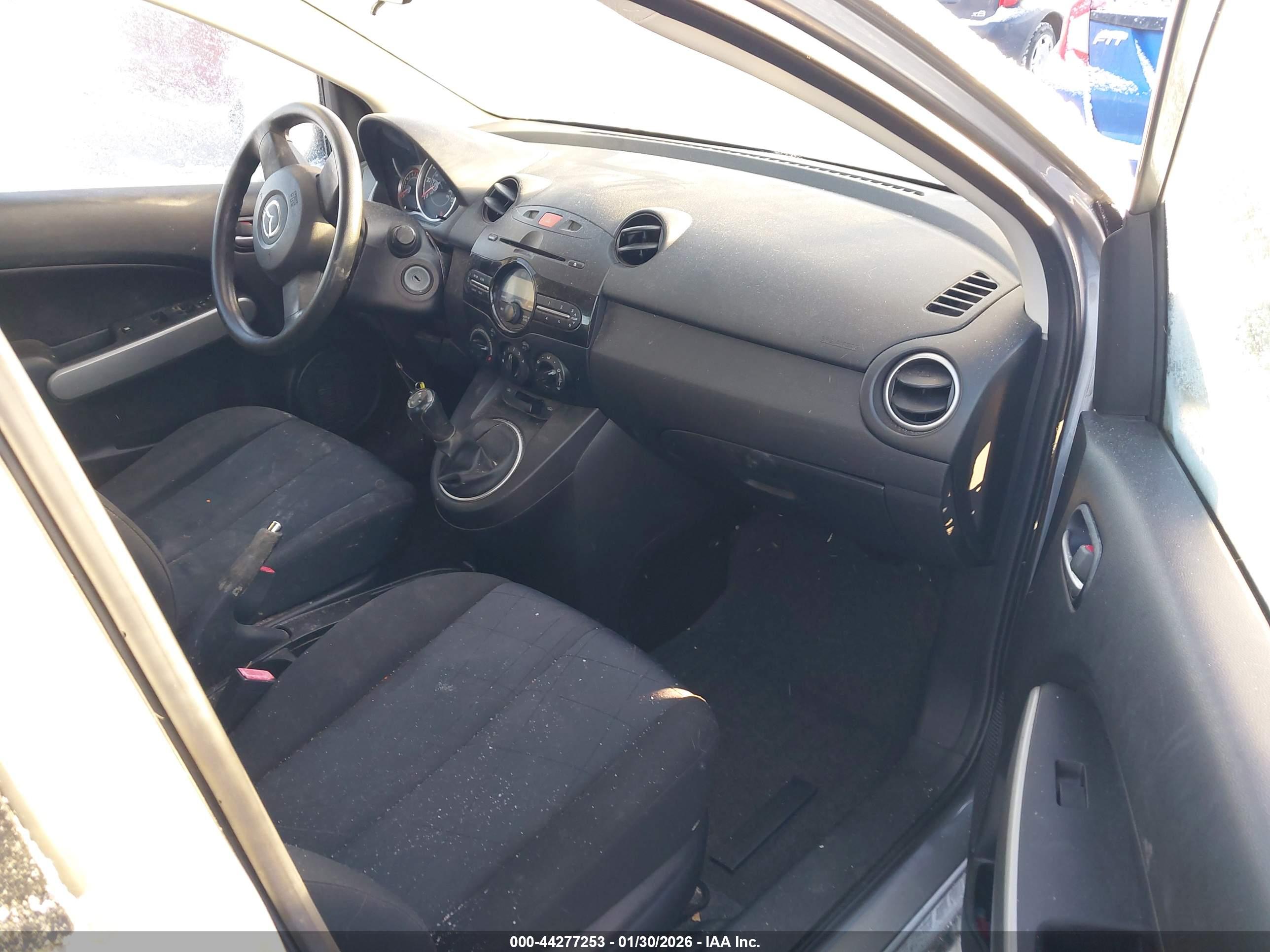 MAZDA MAZDA2 image 5