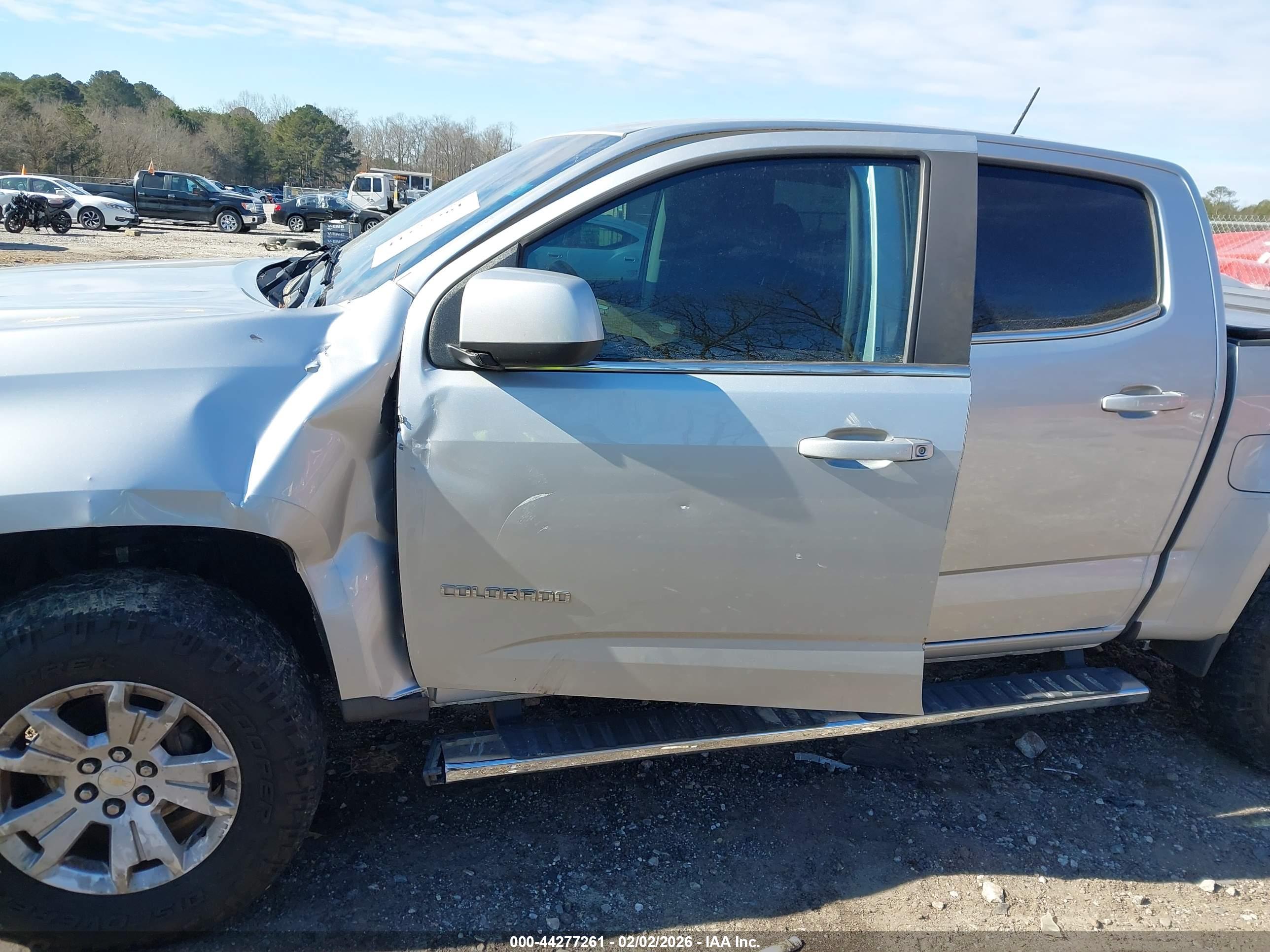 CHEVROLET COLORADO image 6